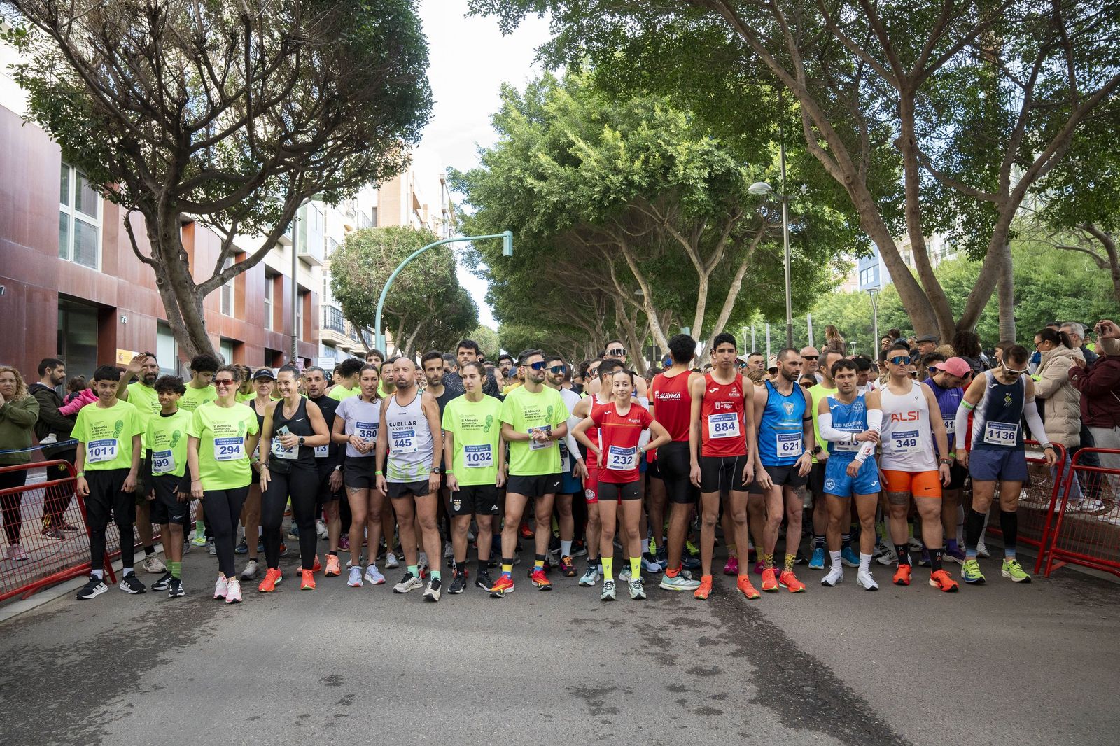Almería corre unida contra el cáncer en una jornada solidaria