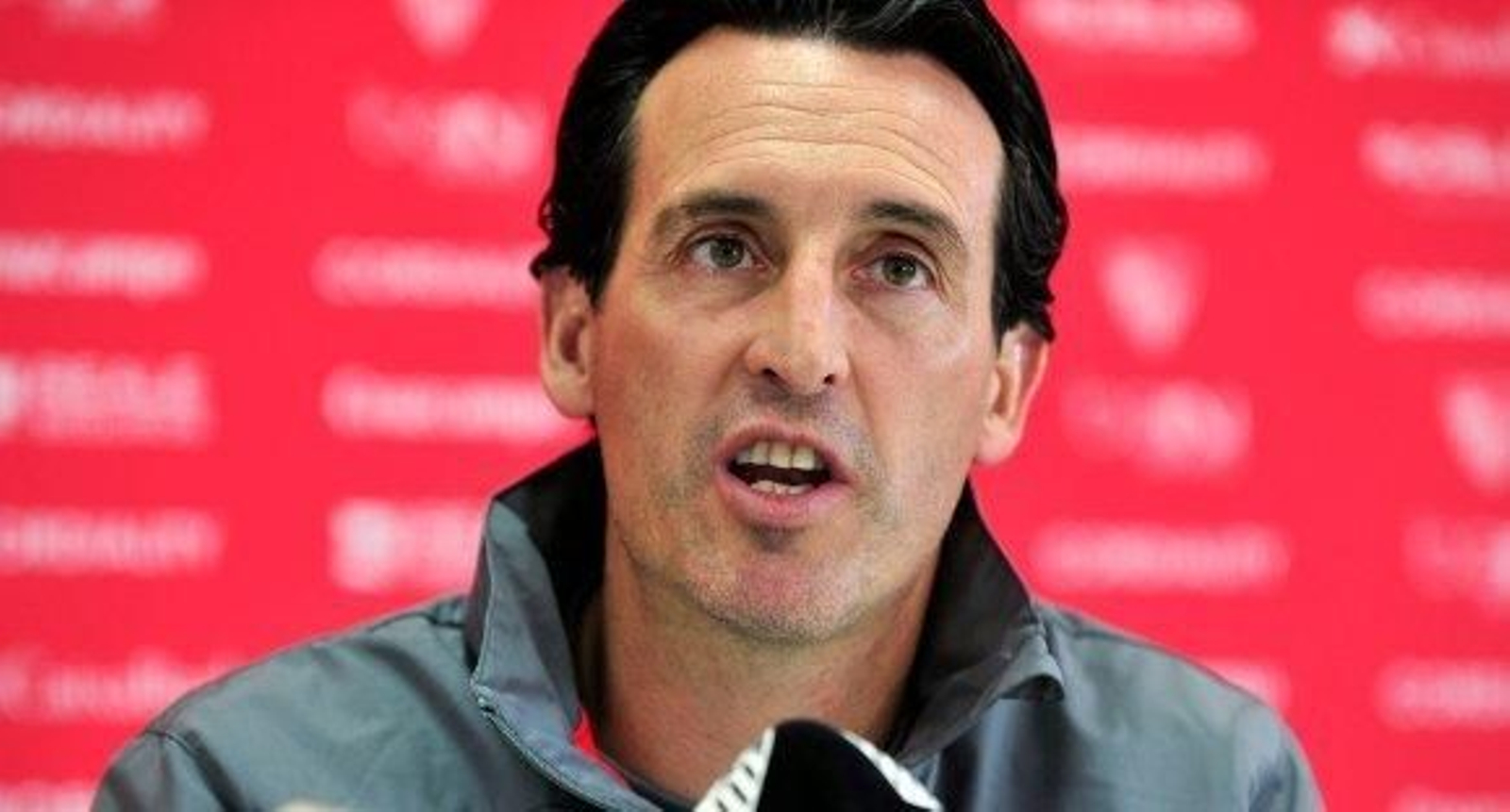 Competición sanciona a Emery con dos partidos y a Vitolo con uno