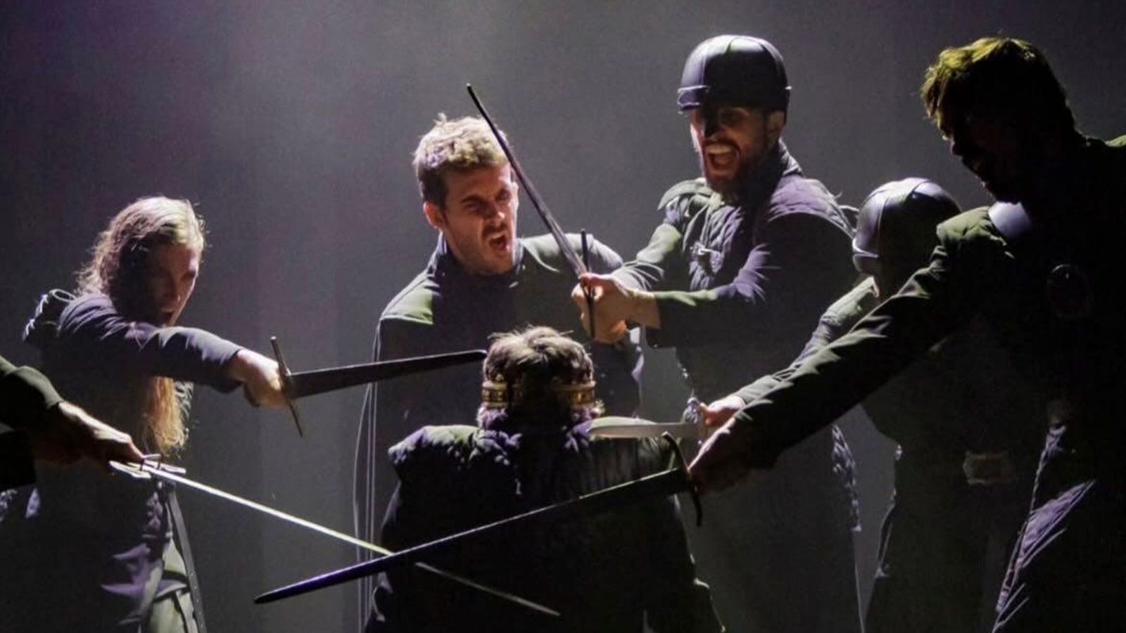 Momento de la actuación de 'Macbeth'. Momento de la actuación de 'Macbeth'.