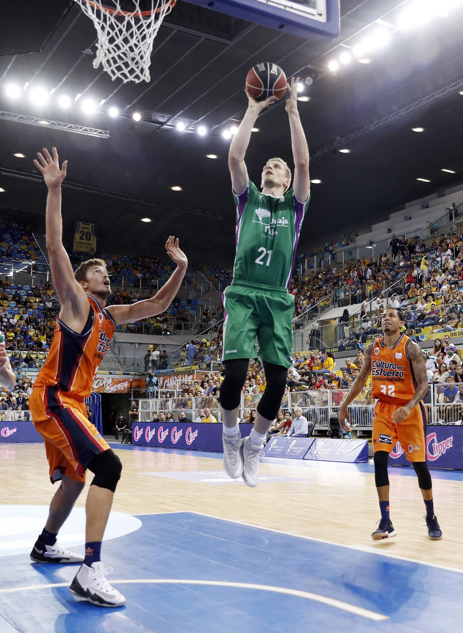 Los cinco años de Adam Waczynski en el Unicaja, en fotos