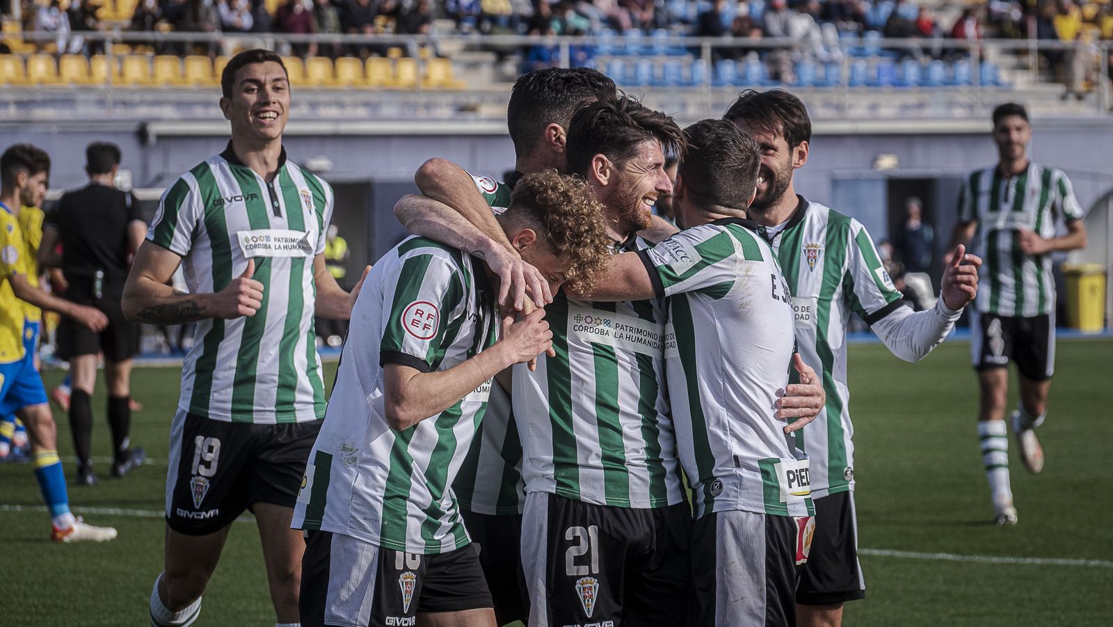 Las imágenes del triunfo del Córdoba CF ante el Cádiz B
