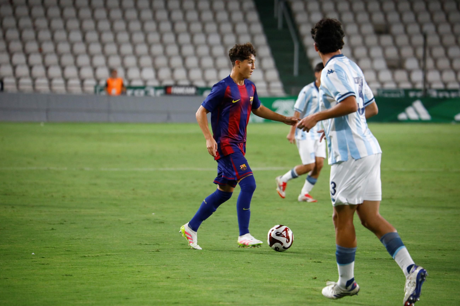 Las mejores fotos del Barcelona - Racing Club de la final del Mundial de Clubes juvenil en El Arcángel