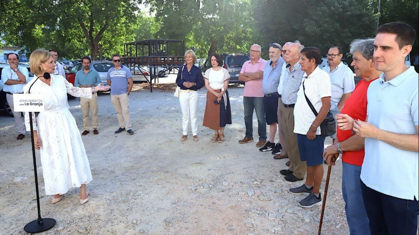 La alcaldesa, este miércoles en un acto con vecinos de La Granja.