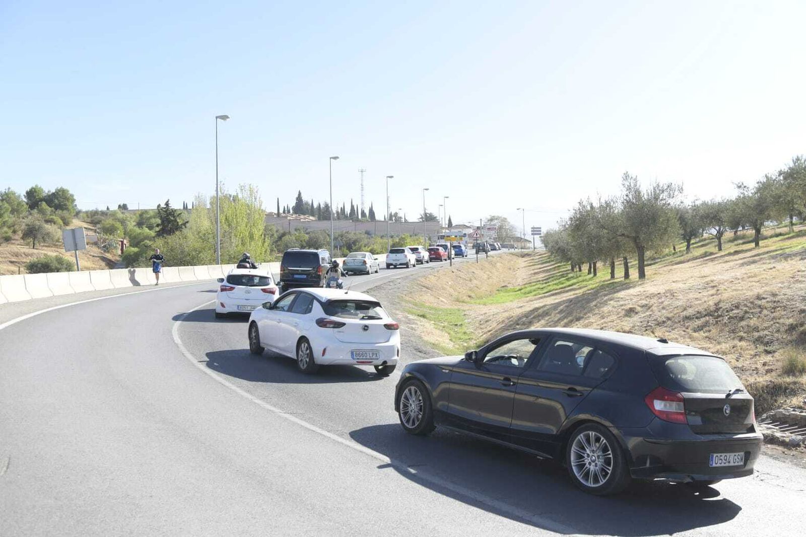 La jornada del Día de Todos los Santos en Granada, en imágenes