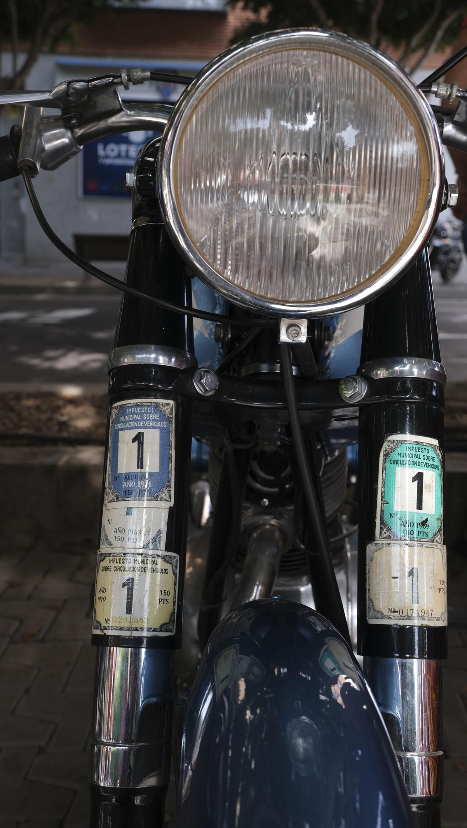 Exposición de motos antiguas y Ducatis en la Feria de Almería 2025, en imágenes