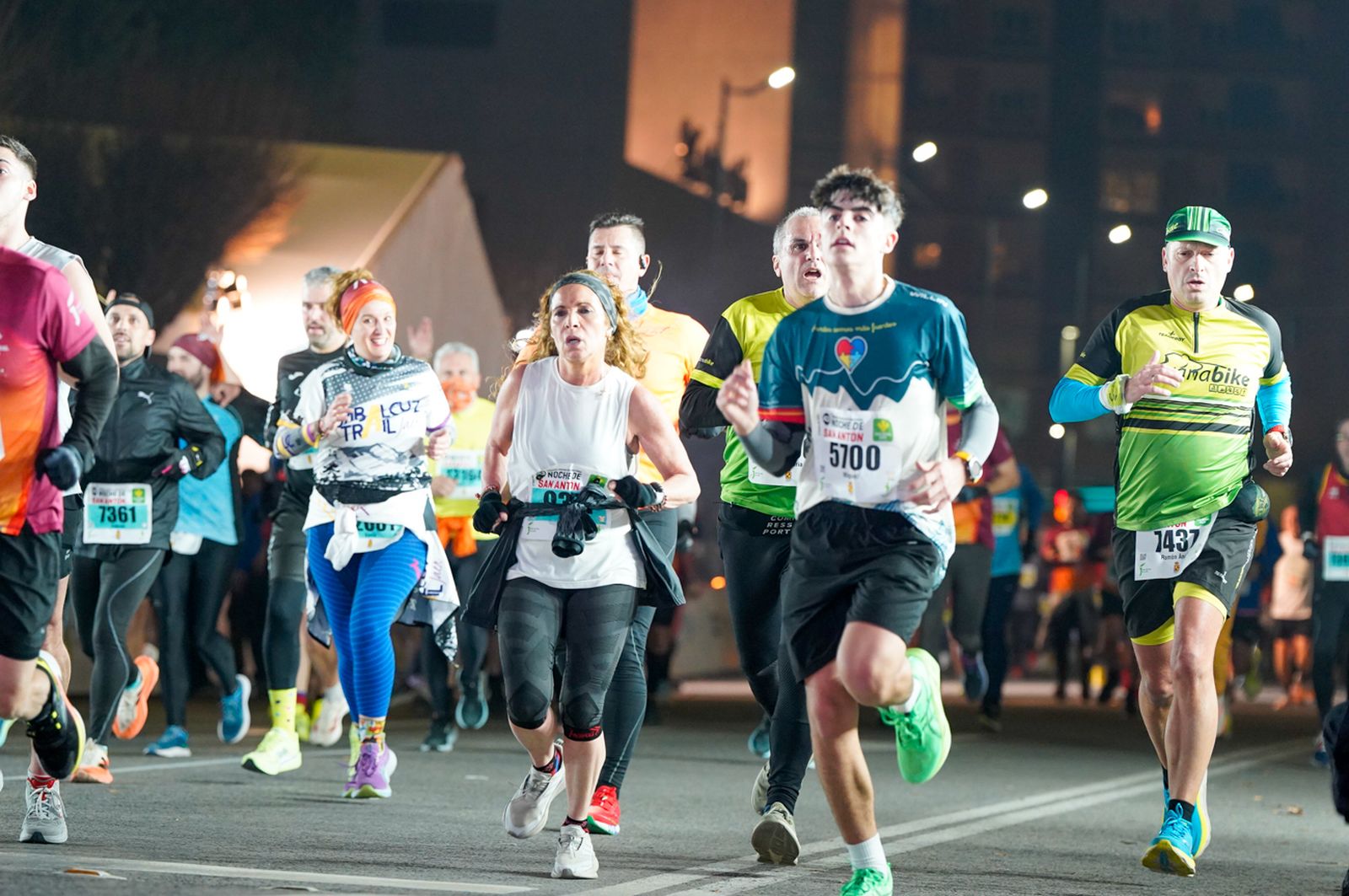 En imágenes: búscate en tu llegada a meta de la Carrera de San Antón 2026 (14)