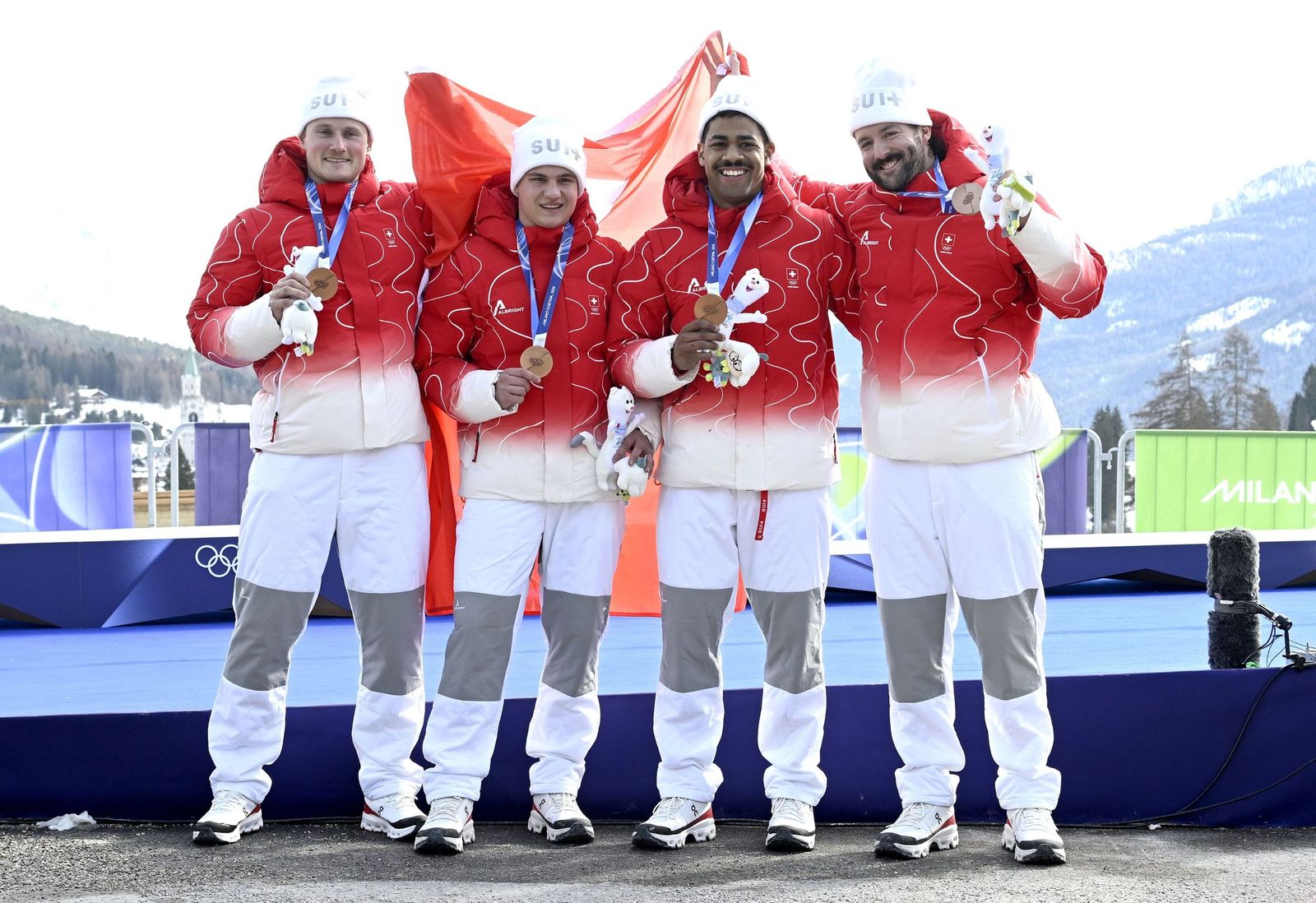 Las mejores fotos de los Juegos Olímpicos de invierno Milán Cortina d'Ampezzo 2026 | Ceremonia de clausura y jornada 17 y última