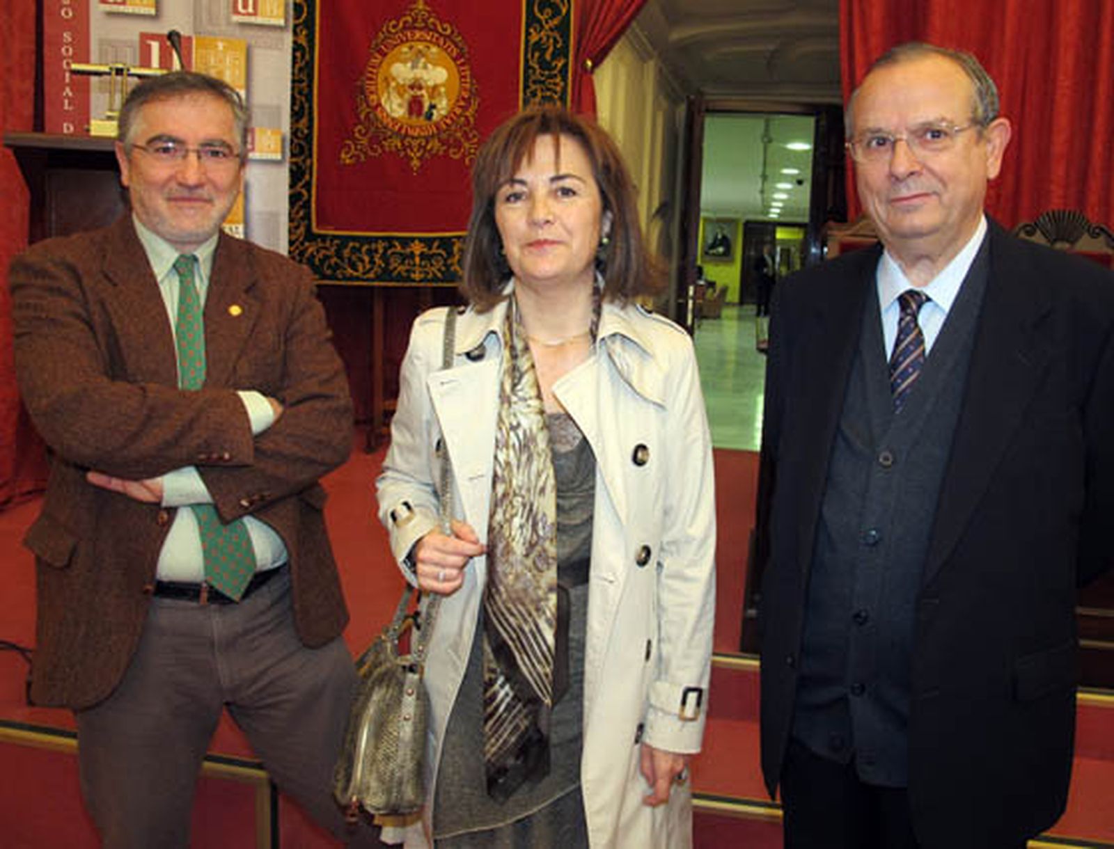 Pedro José Paul (Departamento de Matemáticas Aplicada, ETSI); Ana Criado (Facultad de Ciencias de la Educación) y José Antonio Moreno (Focus Abengoa).

Foto: Victoria Ramírez