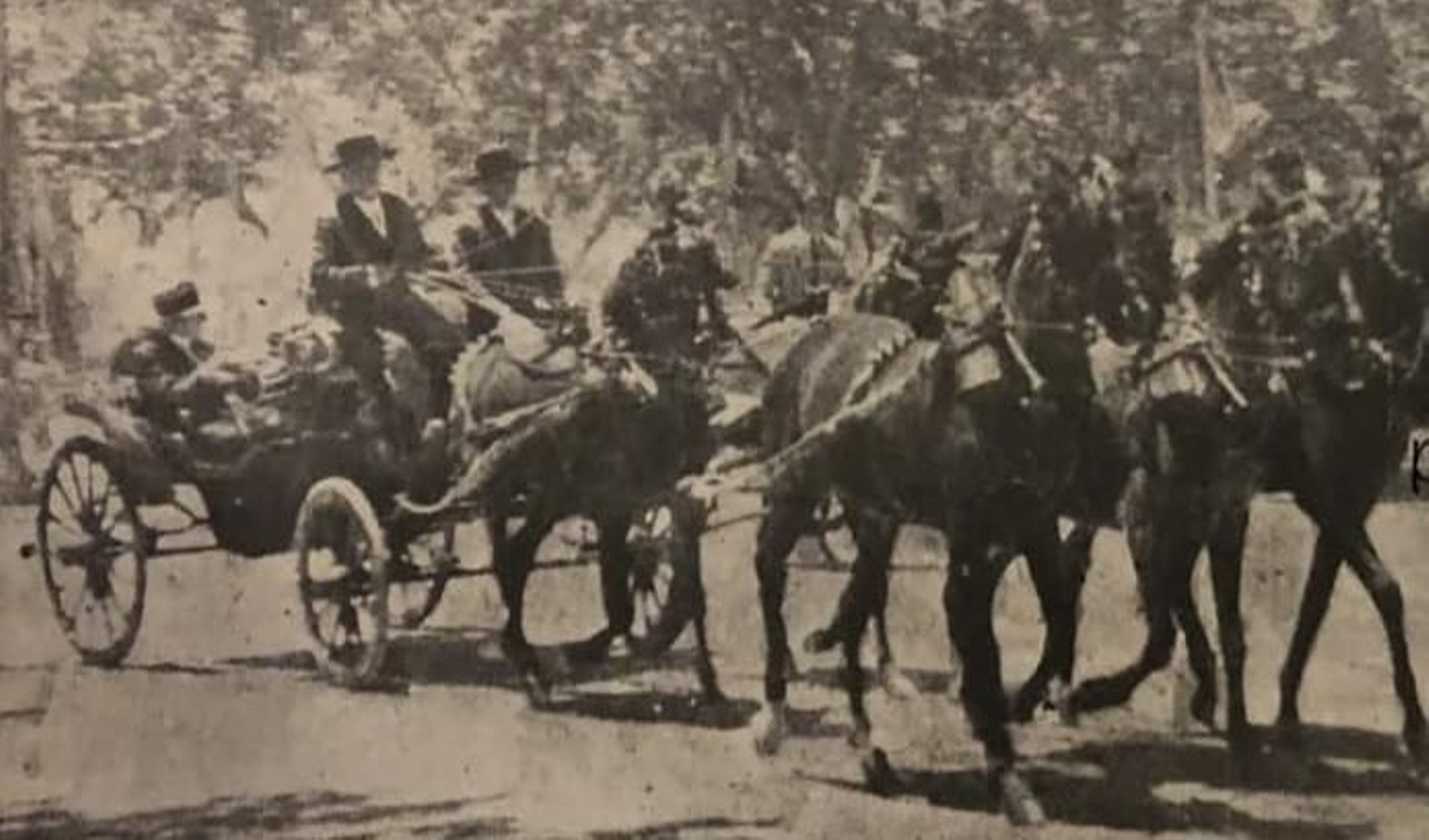 Pedro Nolasco González Soto paseando por la Feria del Caballo de 1942.