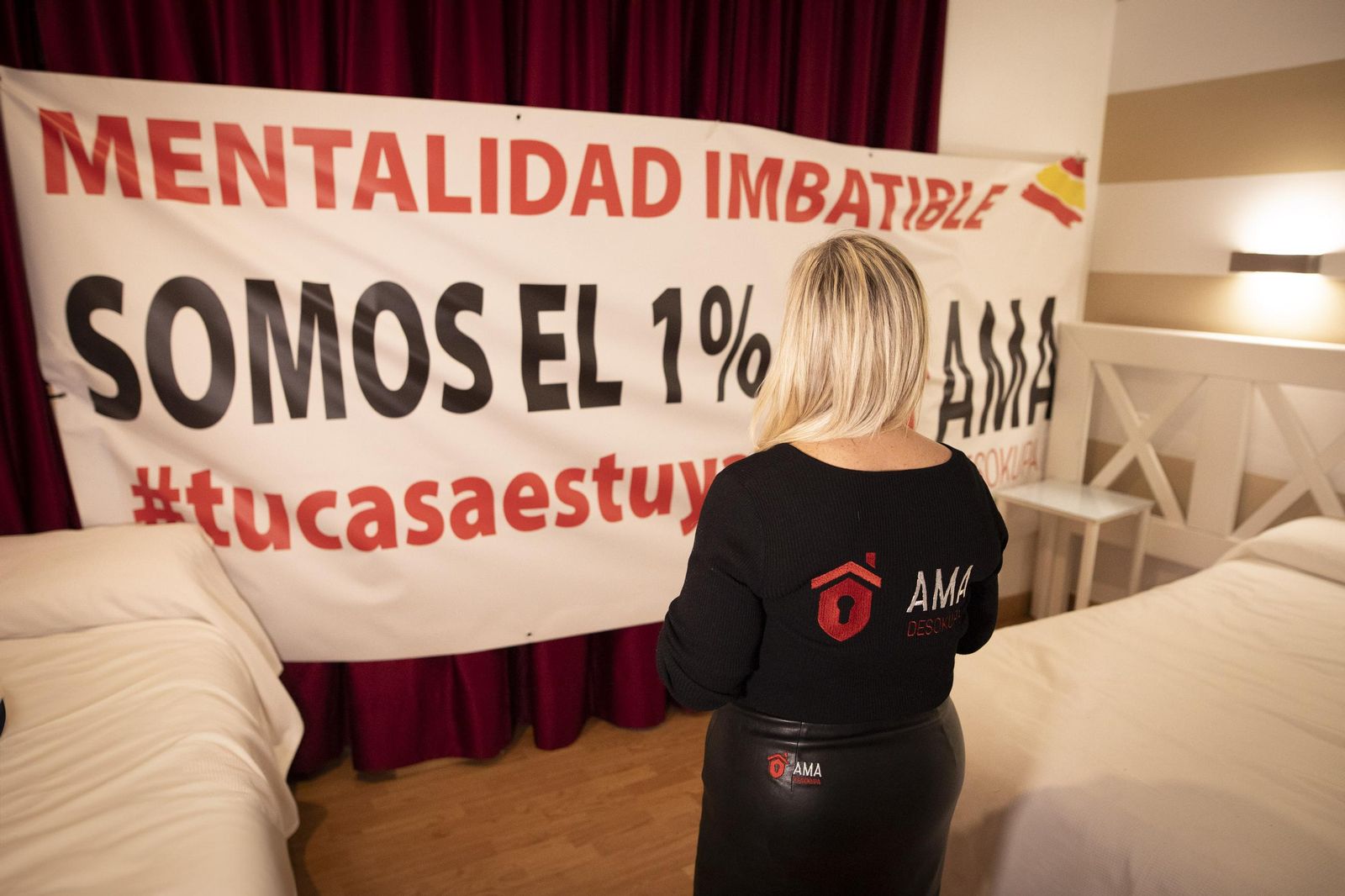 Todas las imágenes de la concentración frente al edificio okupado en el centro de Granada