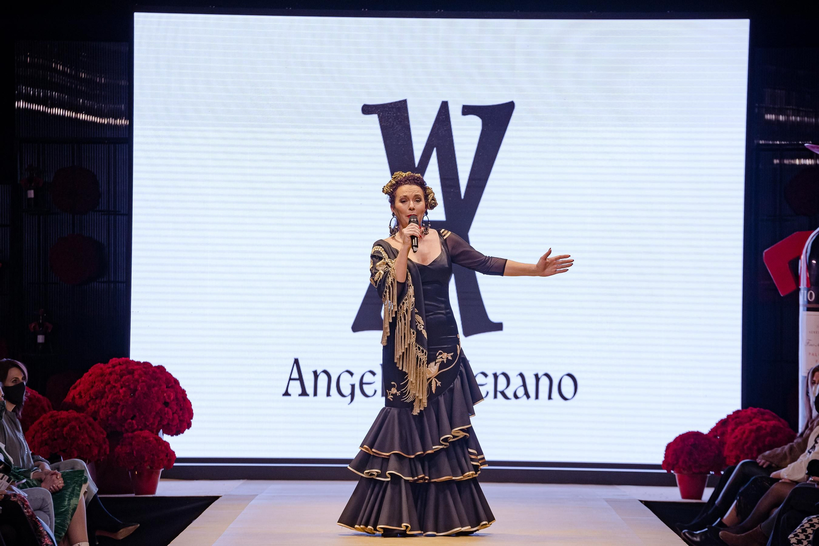 El desfile de Ángeles Verano en la Pasarela Flamenca de Jerez, todas las fotos