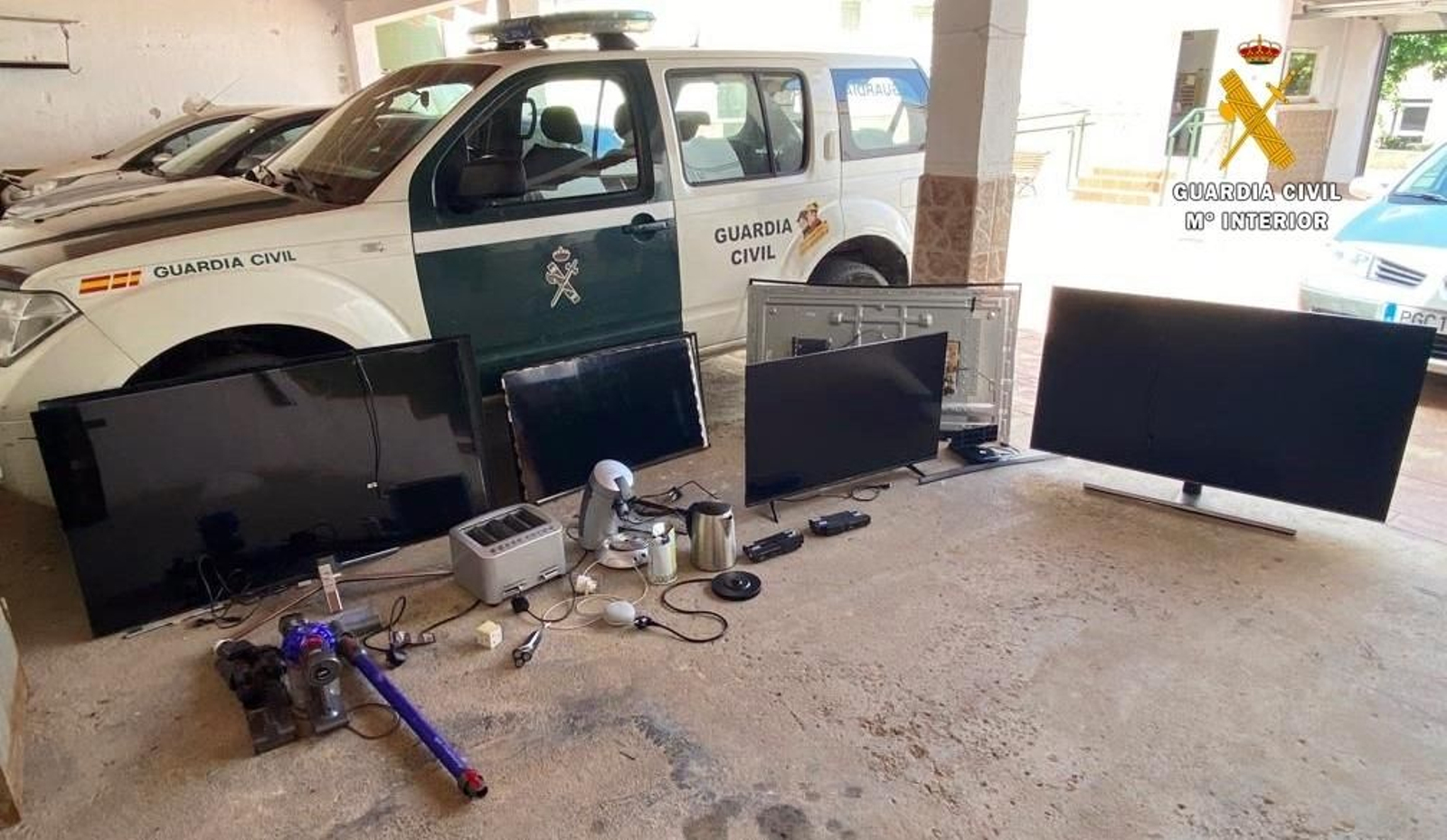 Dos detenidos como presuntos autores de una docena de robos en viviendas de Turre y Bédar Dos detenidos como presuntos autores de una docena de robos en viviendas de Turre y Bédar
