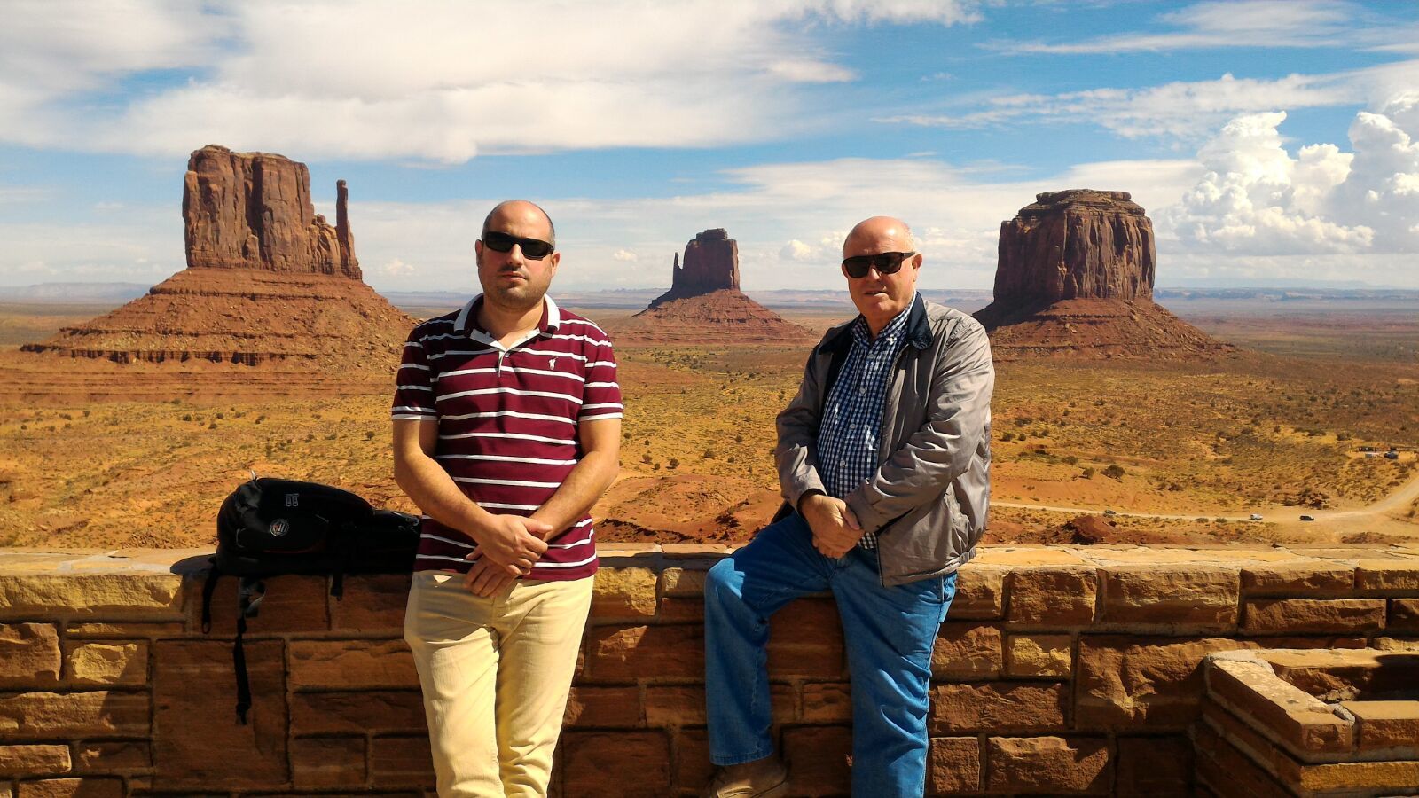 Manuel Vaquero y su hijo, dos montalbeños en Death Valley.