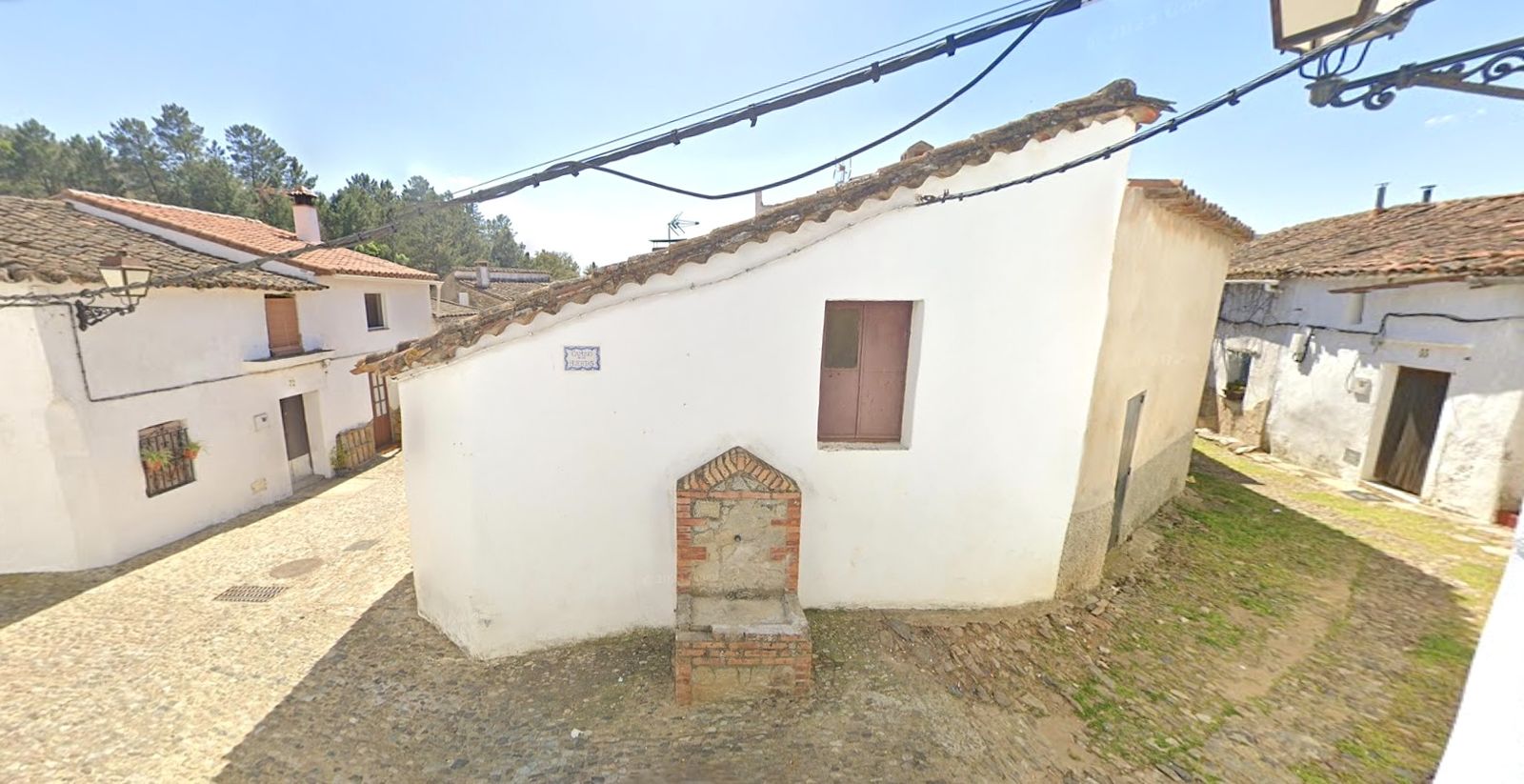 Una de las humildes fuentes de Aguafría