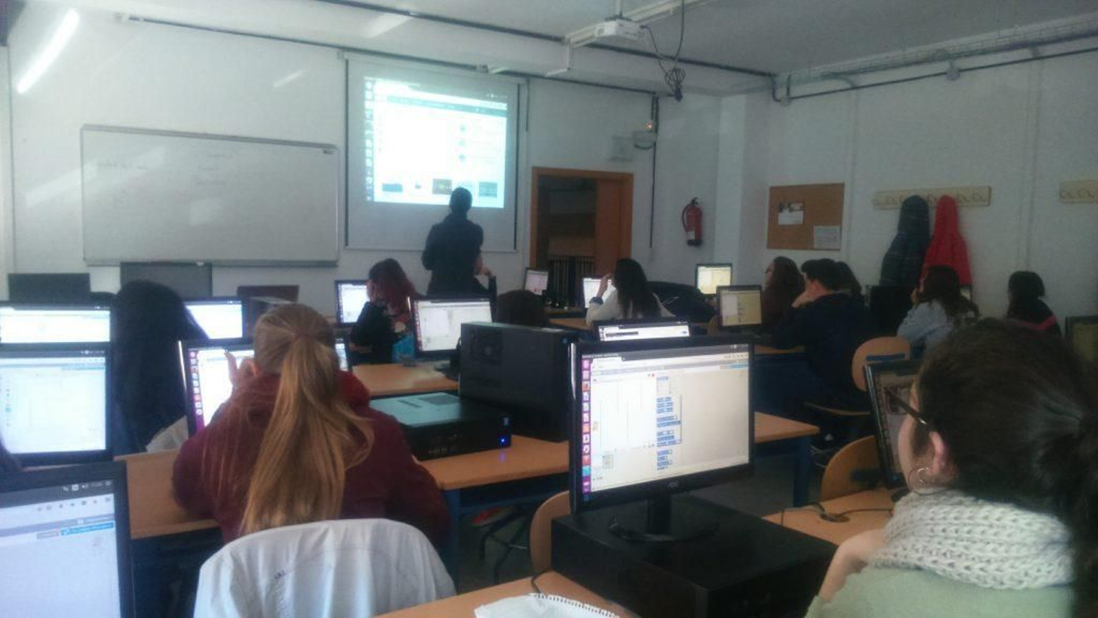 Alumnos del Gran Capitán durante la celebración de la iniciativa 'Sysmana' en 2017. Alumnos del Gran Capitán durante la celebración de la iniciativa 'Sysmana' en 2017.