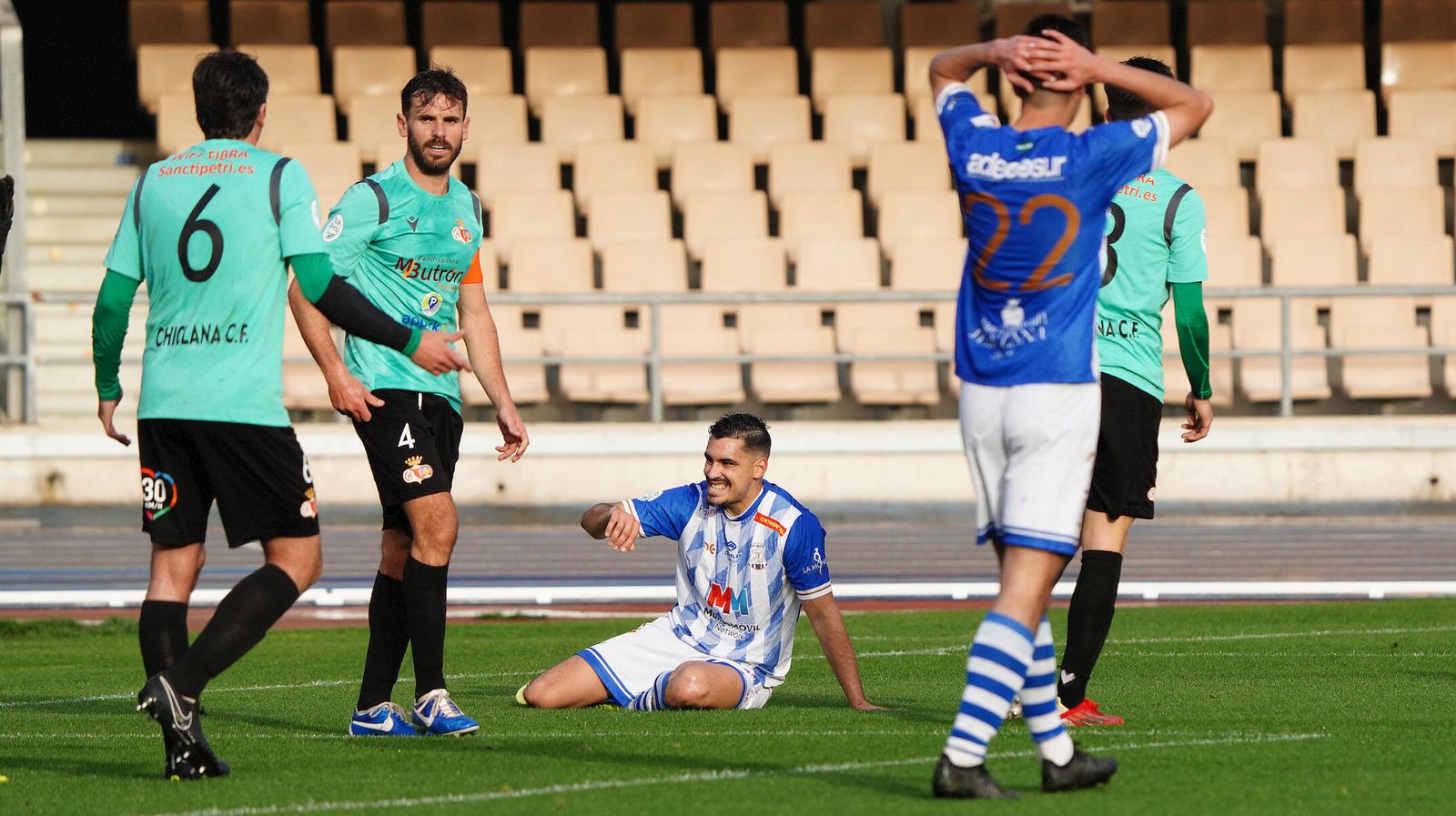 La derrota del Jerez Industrial ante el Chiclana en Chapín en imágenes