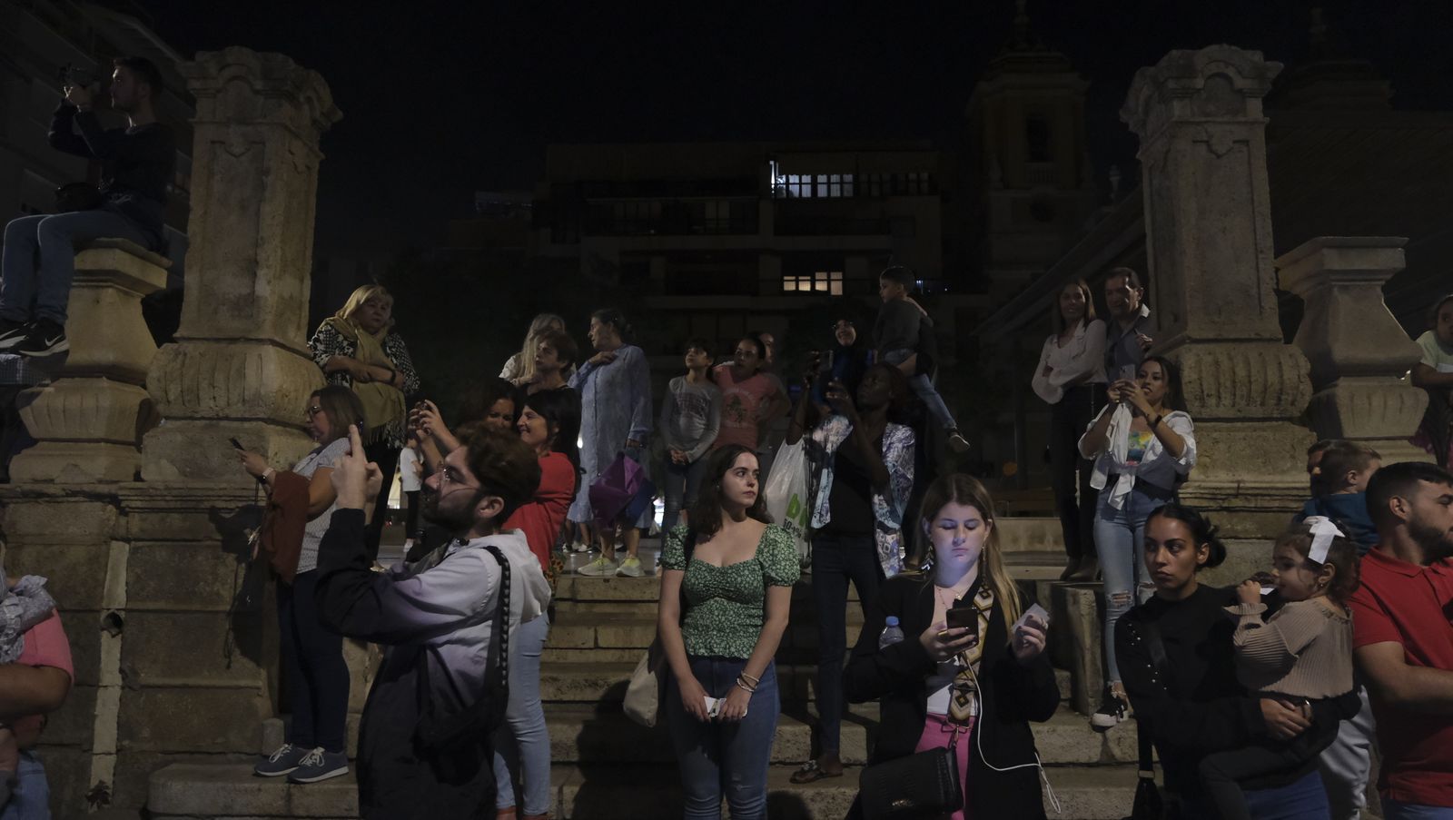 Imágenes de La Magna por las calles de Almería