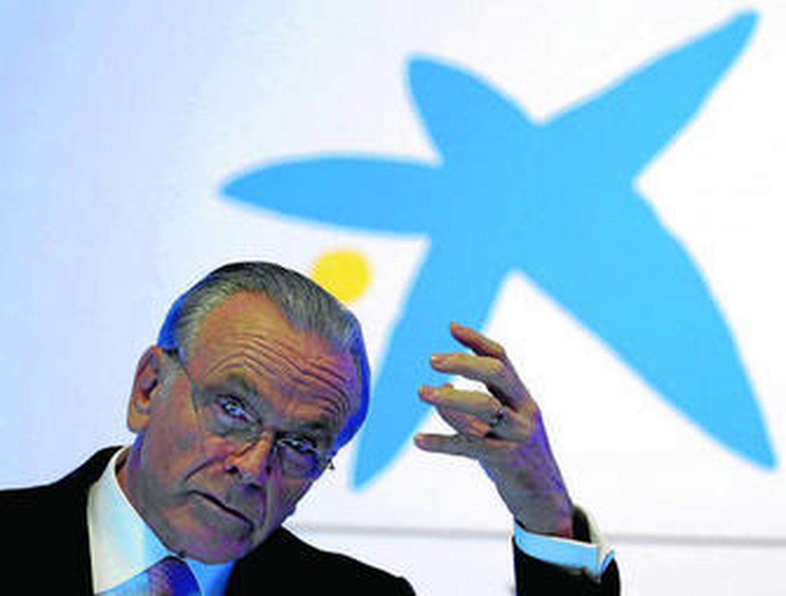 El presidente de Caixabank, Isidro Fainé, en la presentación de los resultados de 2015 celebrada ayer en Barcelona.