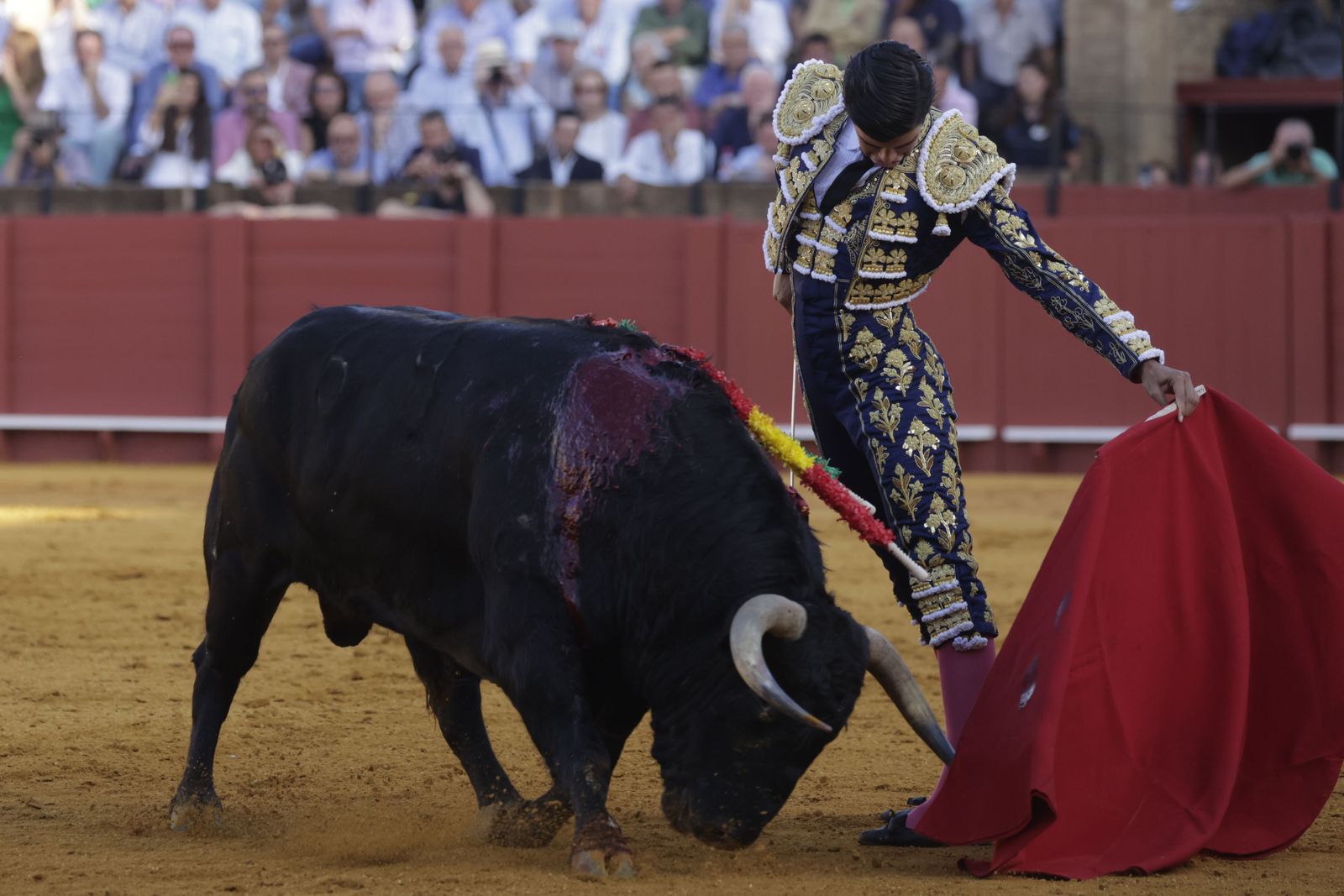 Las Imágenes de la cuarta corrida de abono en la Maestranza de Sevilla