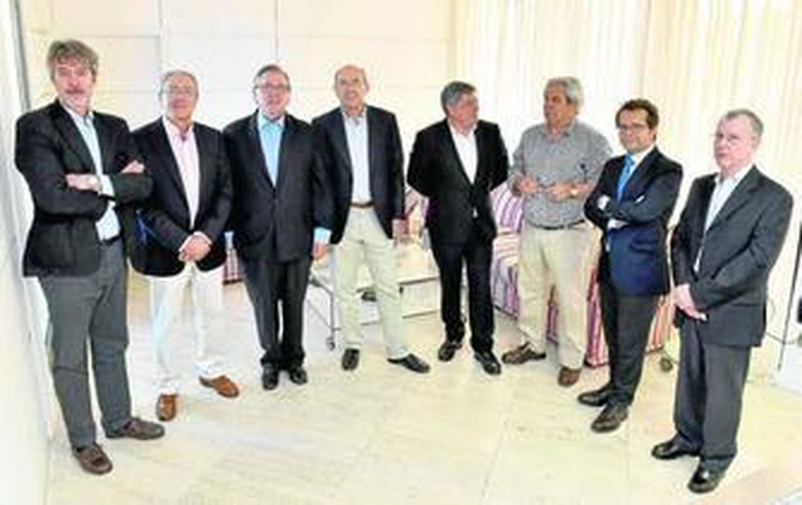 José Ignacio Rufino, Rogelio Velasco, Fernando Faces, Francisco Ferraro, Rafael Salgueiro, Joaquín Aurioles, Juan Manuel Marqués y Gumersindo Ruiz antes de la charla.