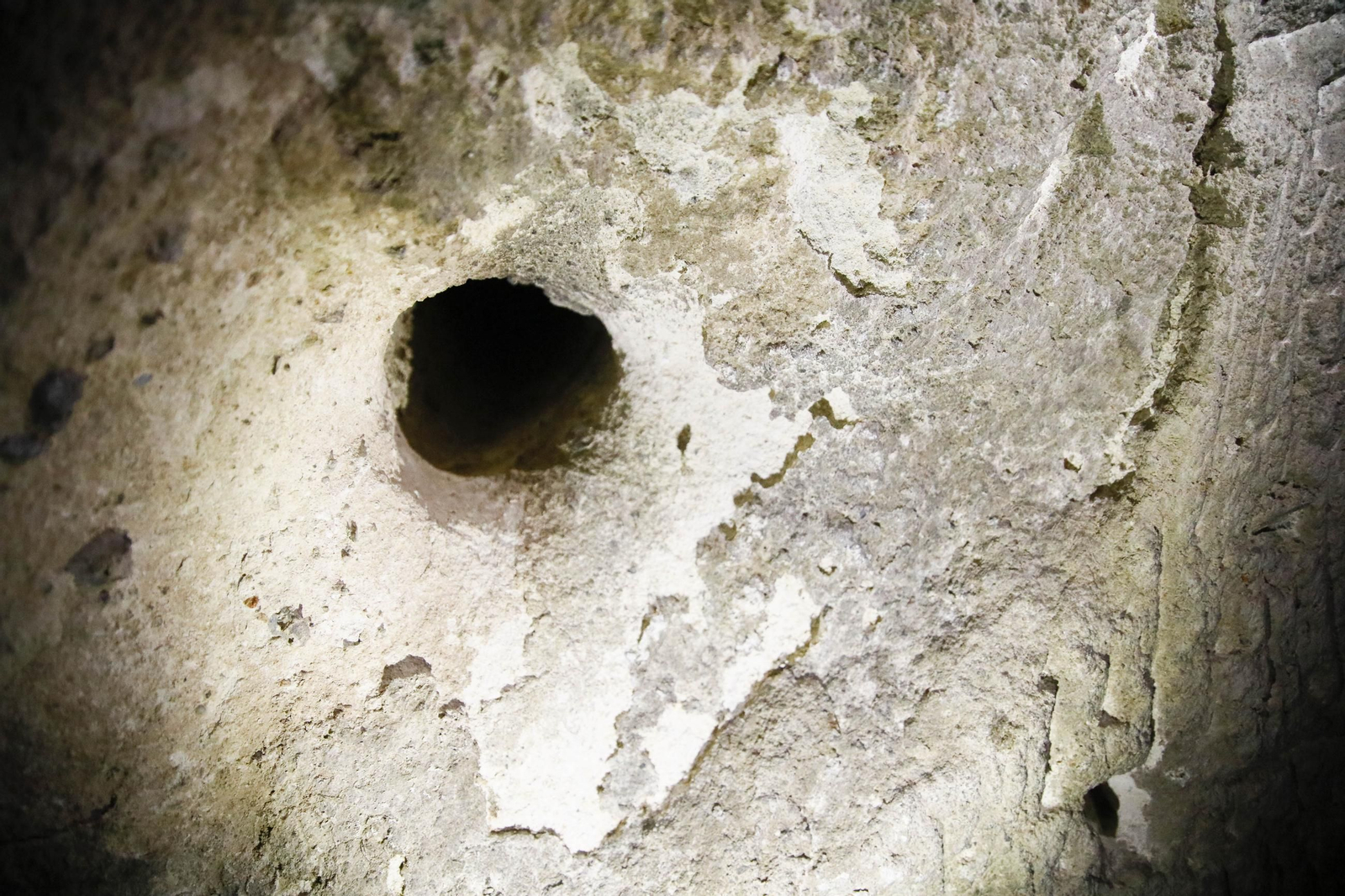 Imágenes de los refugios de la guerra civil descubierto en el barrio de Las Trincheras