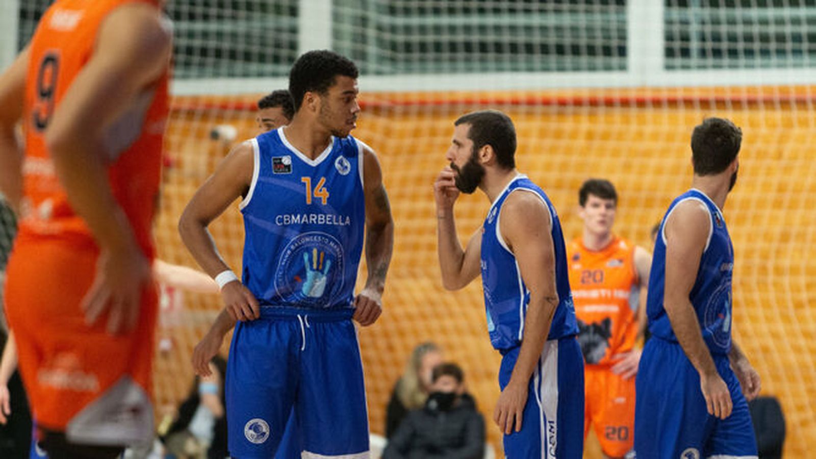 Ismael Tamba y Adri Fuentes.