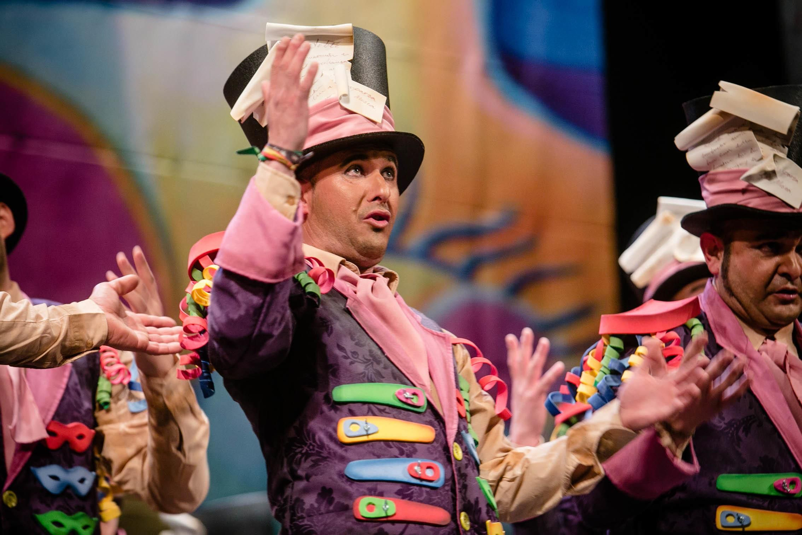 La comparsa cordobesa "faroleros" durante su actuación.