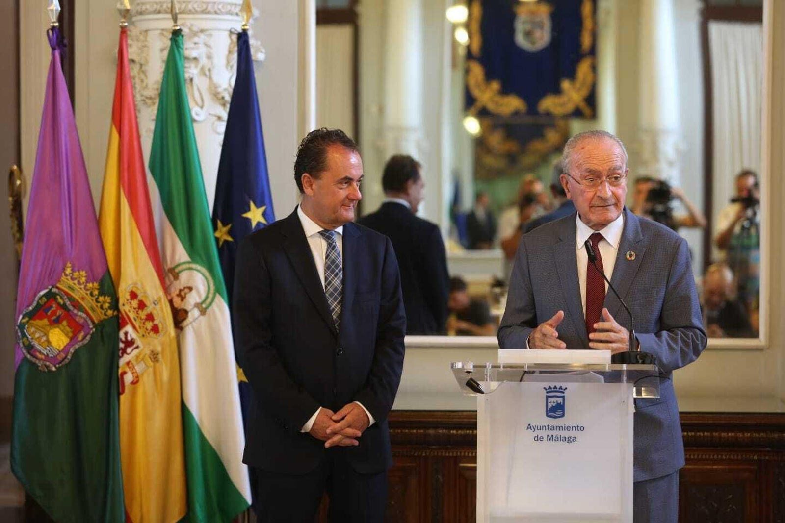Francisco de la Torre comparece ante la atenta mirada del administrador judicial.