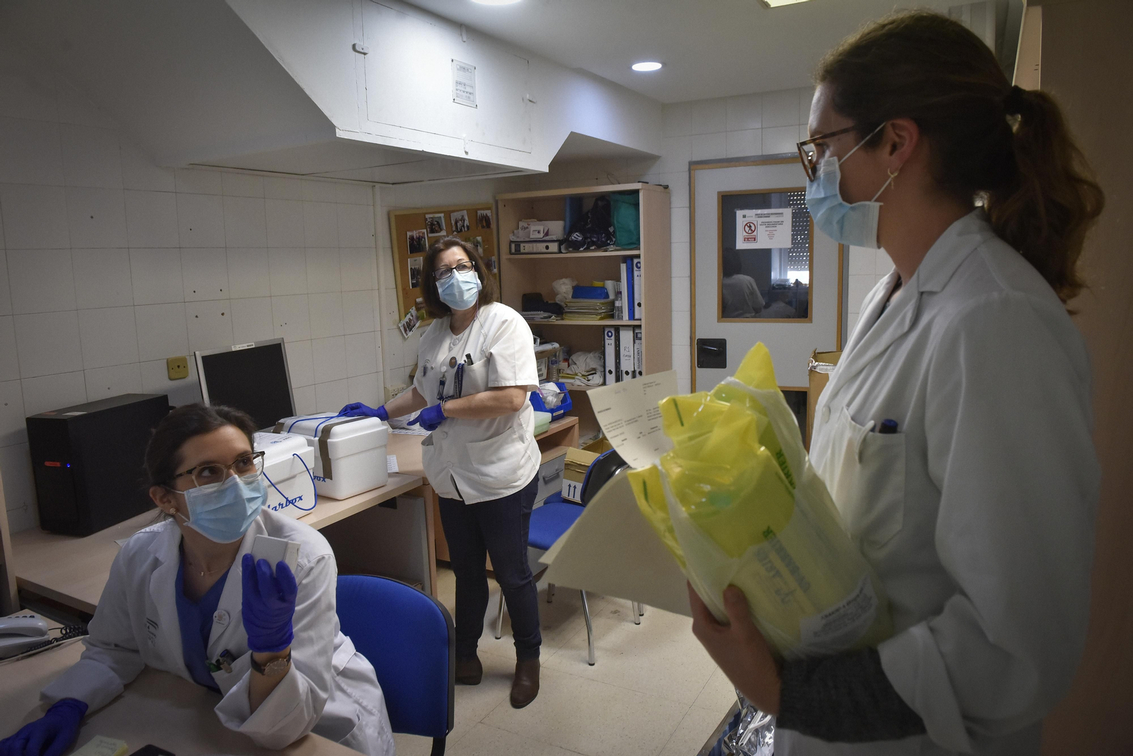 La resistencia en la sanidad andaluza en el Virgen del Rocío: laboratorio general y de urgencias contra el Covid-19