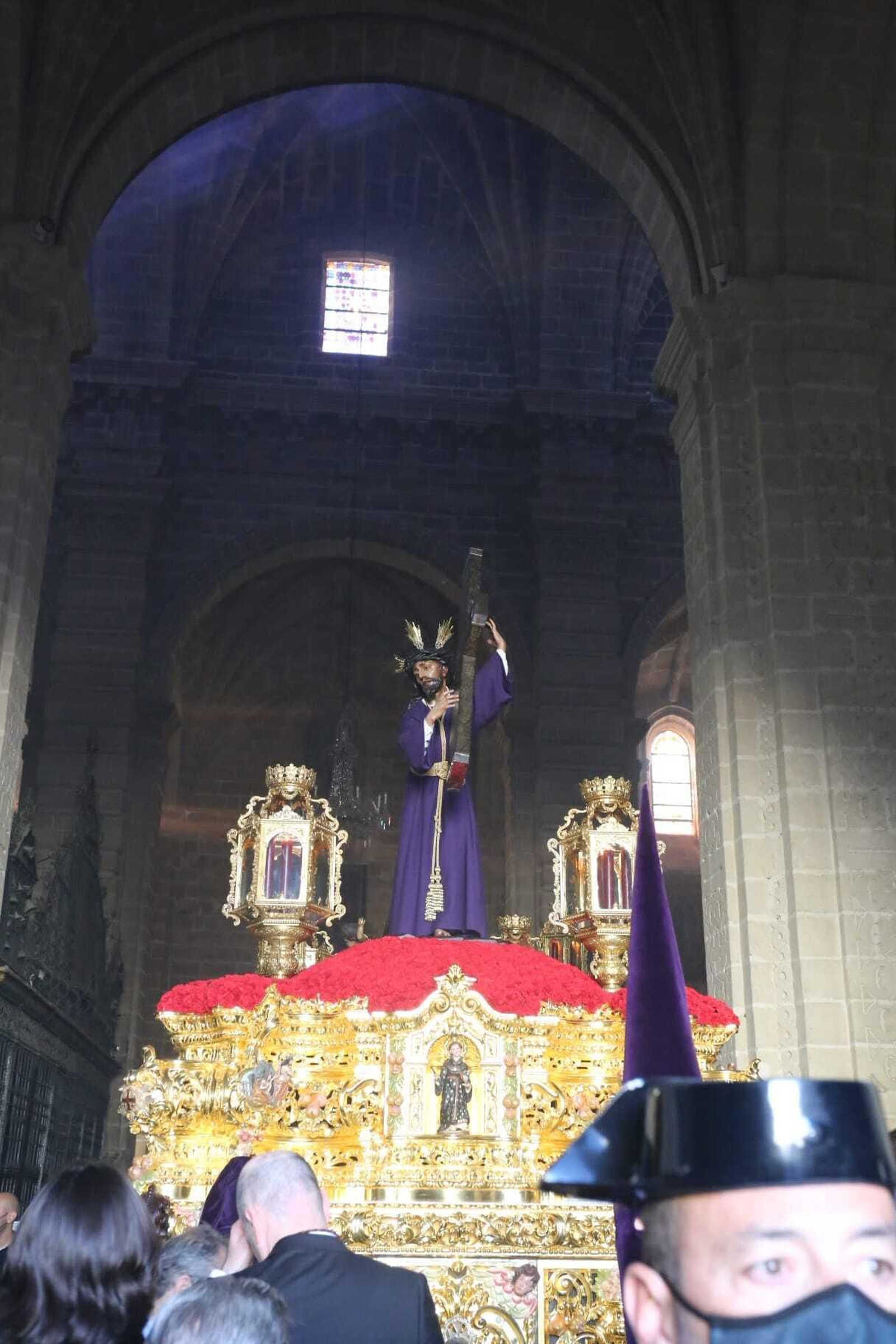 Jueves Santo  en El Puerto: Las imágenes del Nazareno