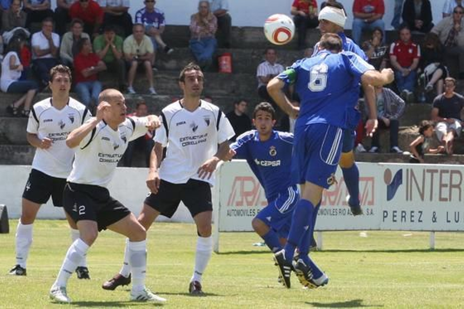 La Balona sufre una derrota que no merece en Tudela, pero dejó la sensación de que puede remontar el 1-0 en el partido de vuelta./Paco Guerrero

Foto: Paco Guerrero