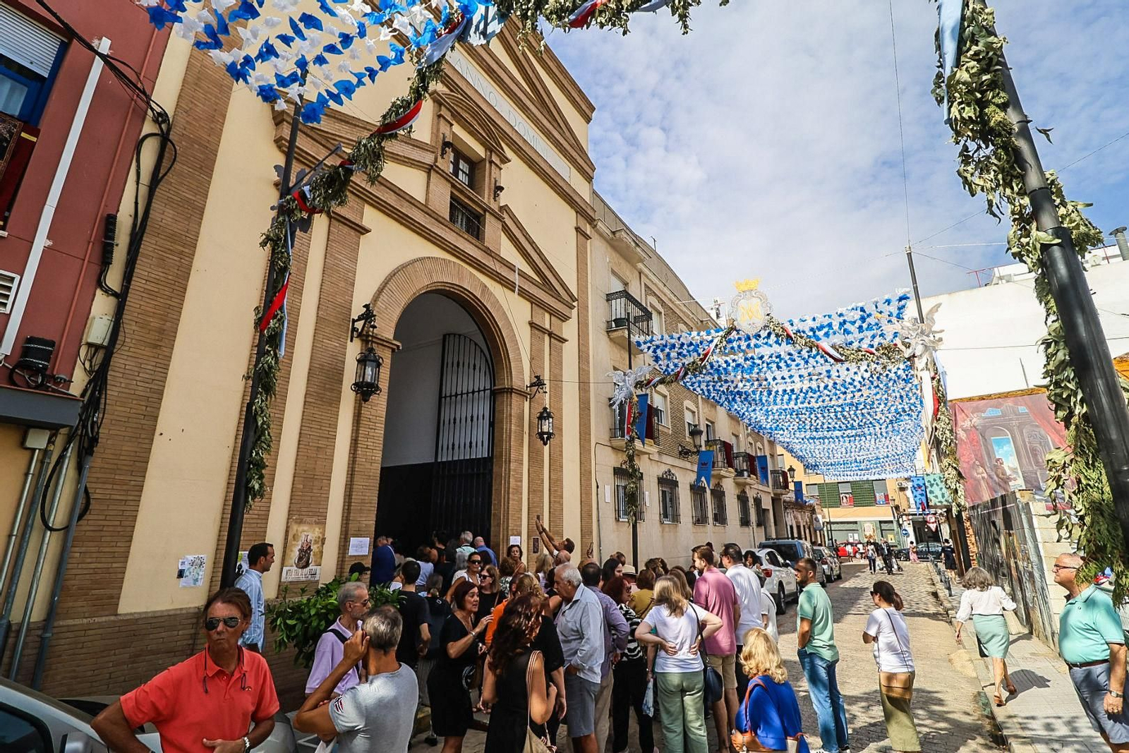 Magna Mariana Huelva 2025: Imágenes del ambiente en las iglesias durante la mañana del viernes