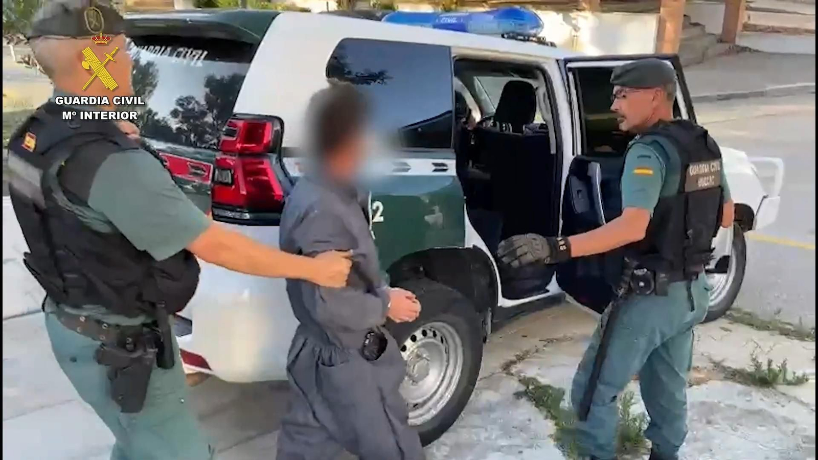 La Guardia Civil detiene a siete personas por el robo y venta de cable de cobre procedente de plantas fotovoltaicas de Jerez. La Guardia Civil detiene a siete personas por el robo y venta de cable de cobre procedente de plantas fotovoltaicas de Jerez.