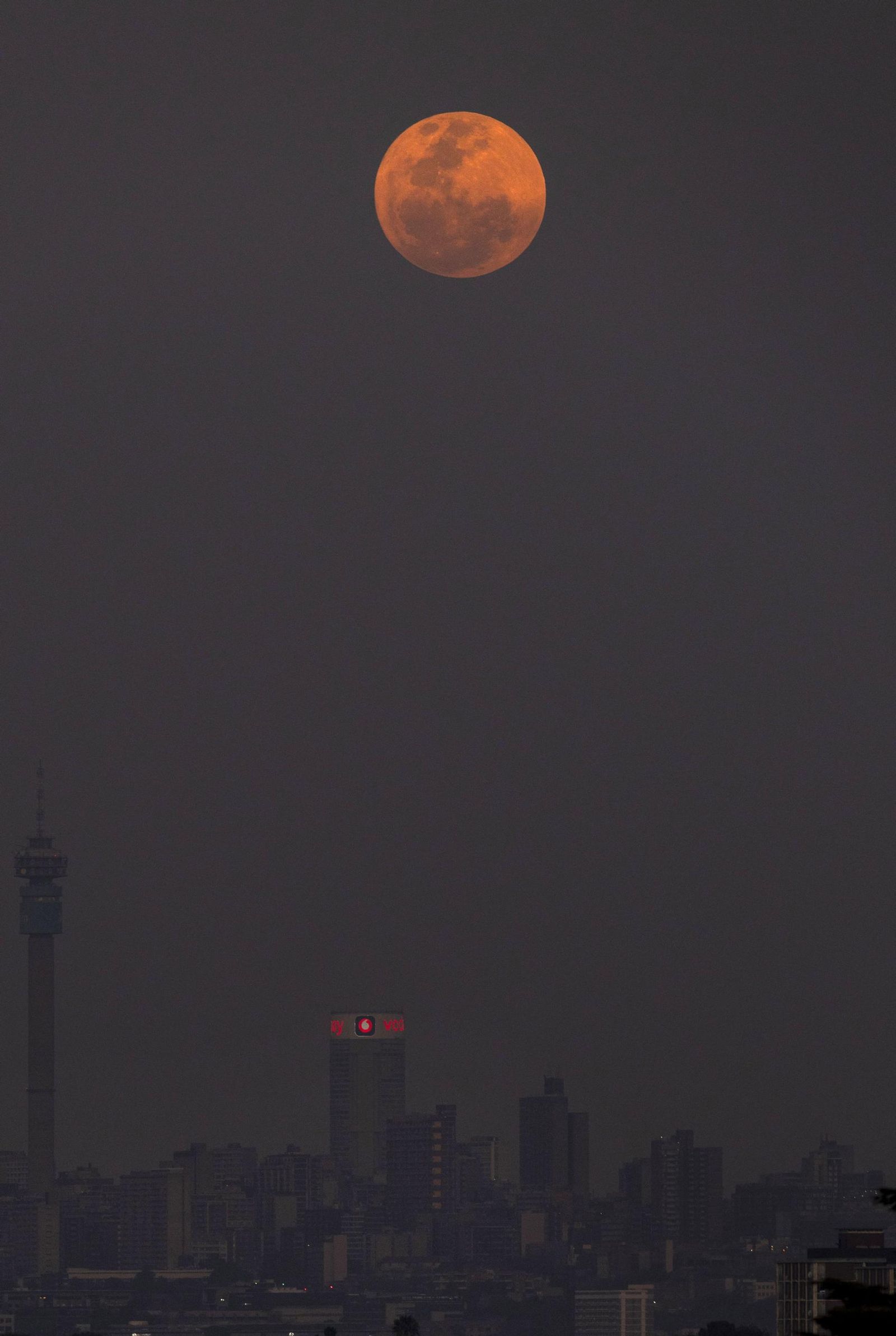 La Superluna azul captada en diferentes partes del planeta: un disfrute visual de la Luna del Esturión