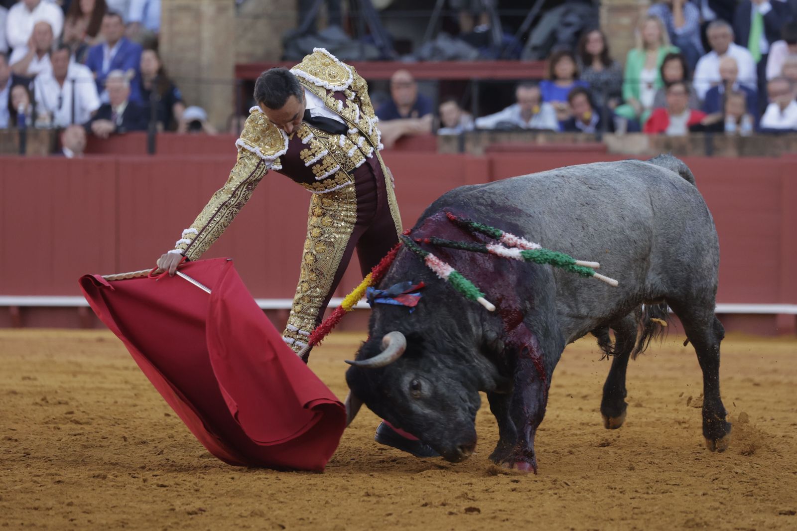 Las imágenes de la corrida de los Victorinos en la Maestranza de Sevilla