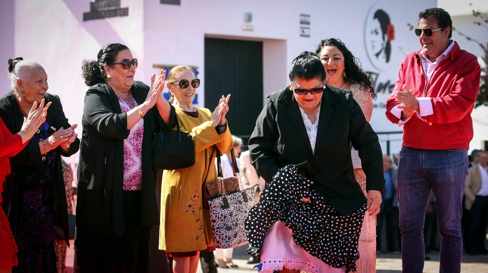Toda la familia de Lola Flores y muchos famosos en Jerez en la inauguración de su Centro Cultural Toda la familia de Lola Flores y muchos famosos en Jerez en la inauguración de su Centro Cultural