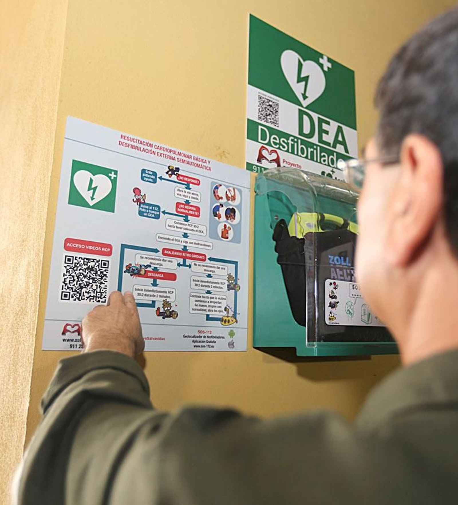 La UNED de Almería adquiere un Desfibrilador y se convierte en un centro cardioprotegido