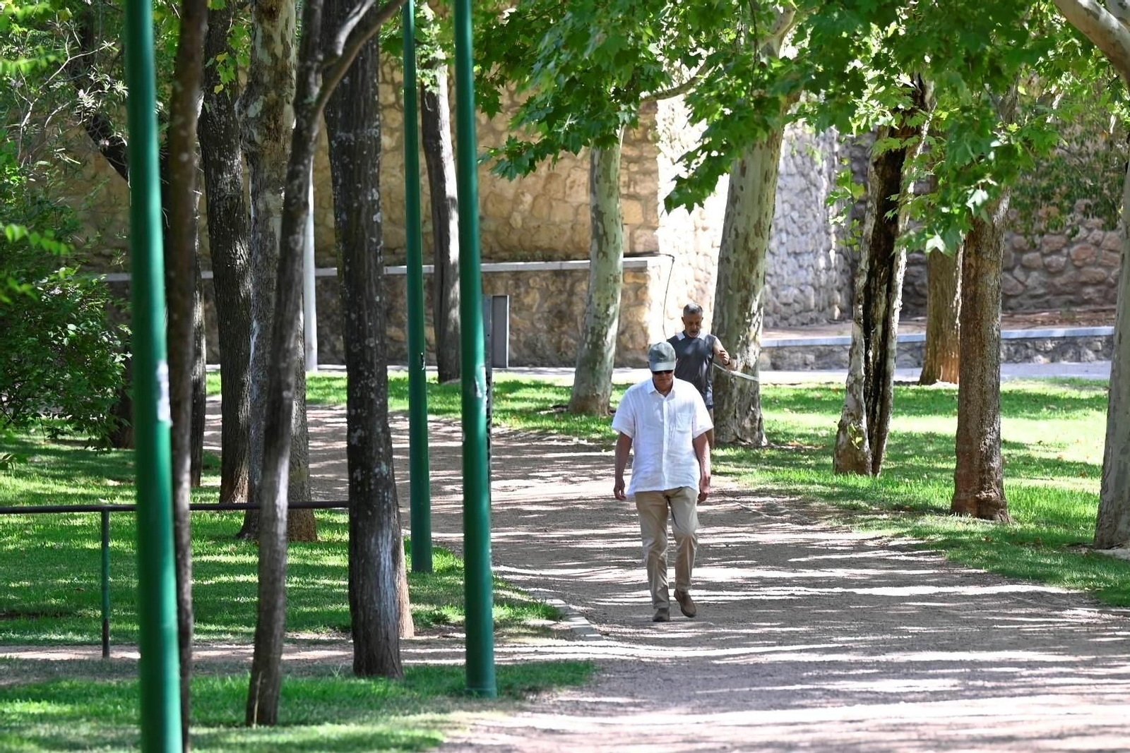 Muros del teatro de la Axerquía en el Parque Cruz Conde.