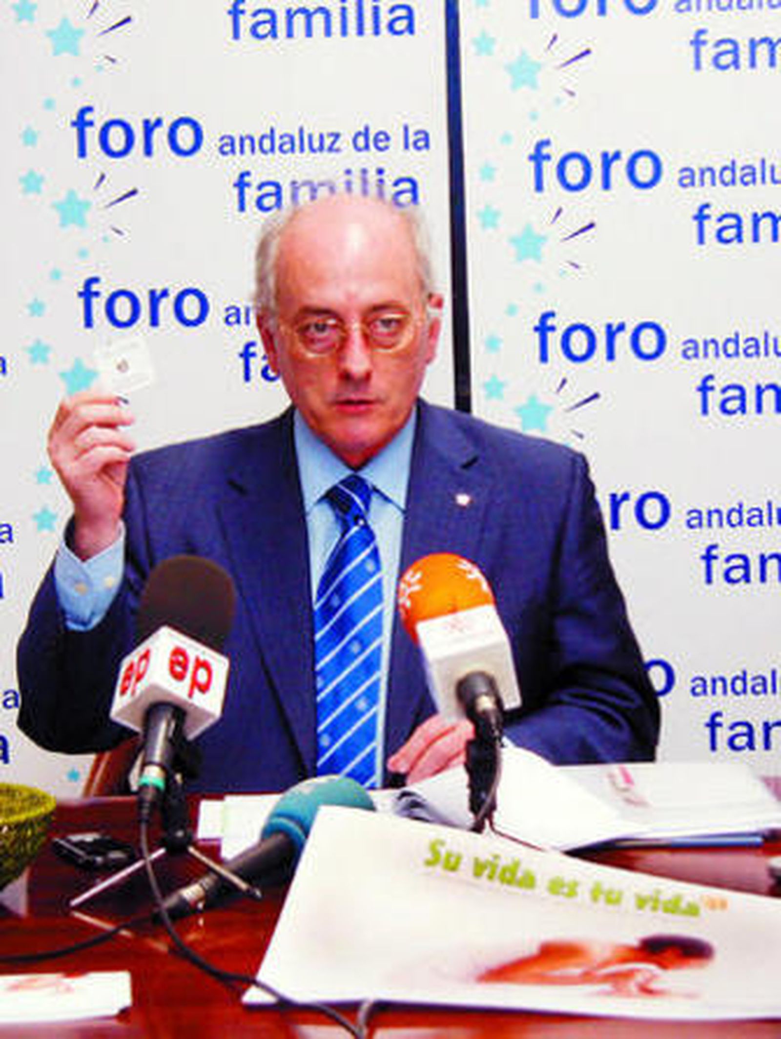 Benigno Blanco explica la campaña del Foro de la Familia.