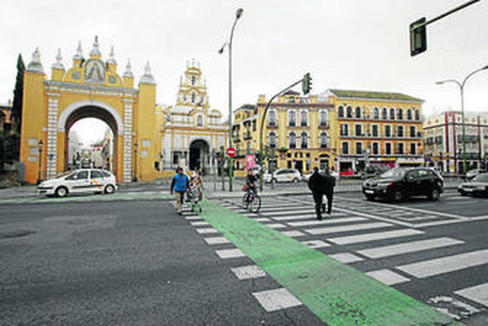 El escenario del atropello mortal en la Resolana, junto al arco de la Macarena.