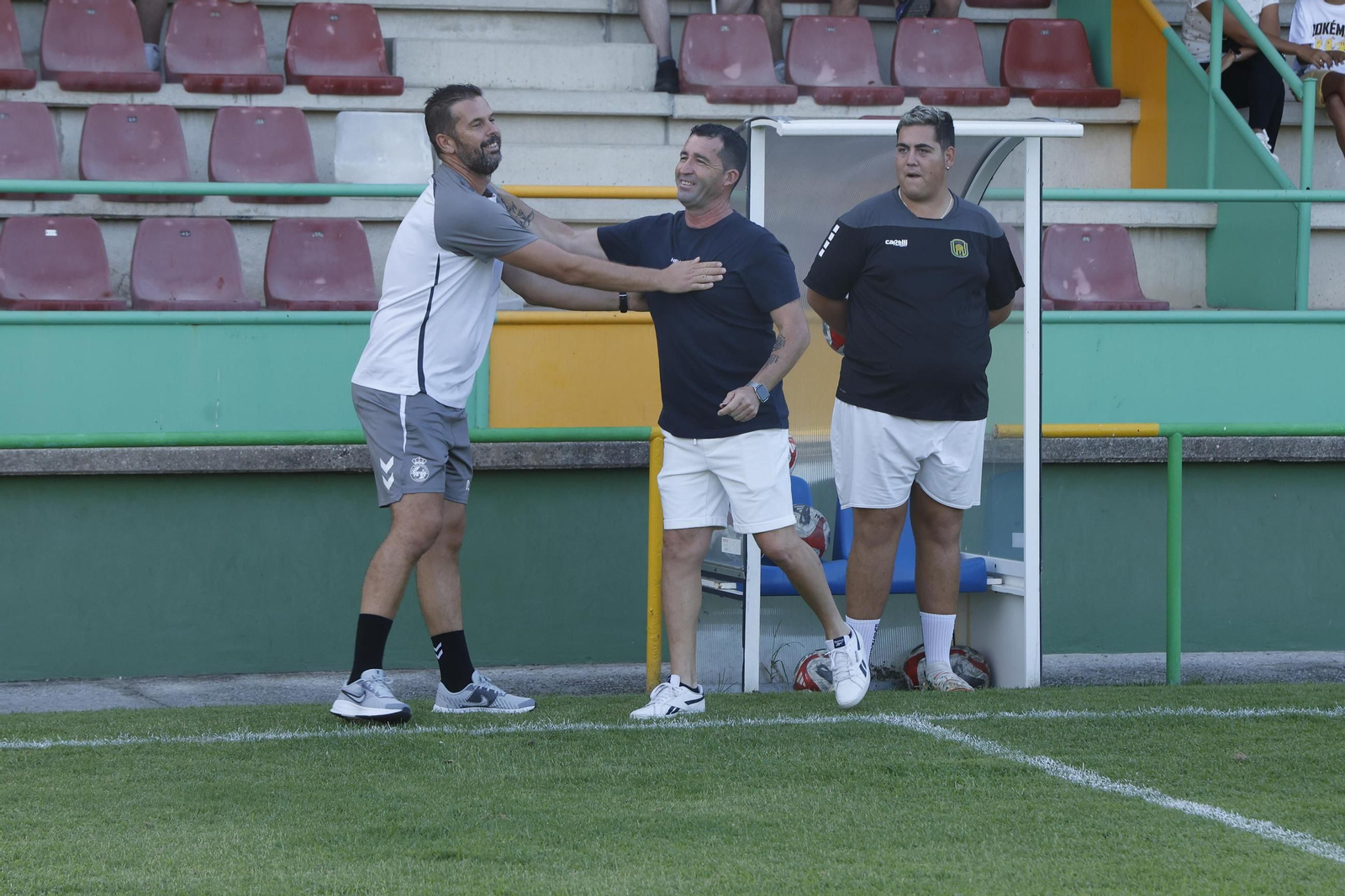 "Las fotos del partido de entrenamiento de la Balona con el Mons Calpe de Gibraltar"