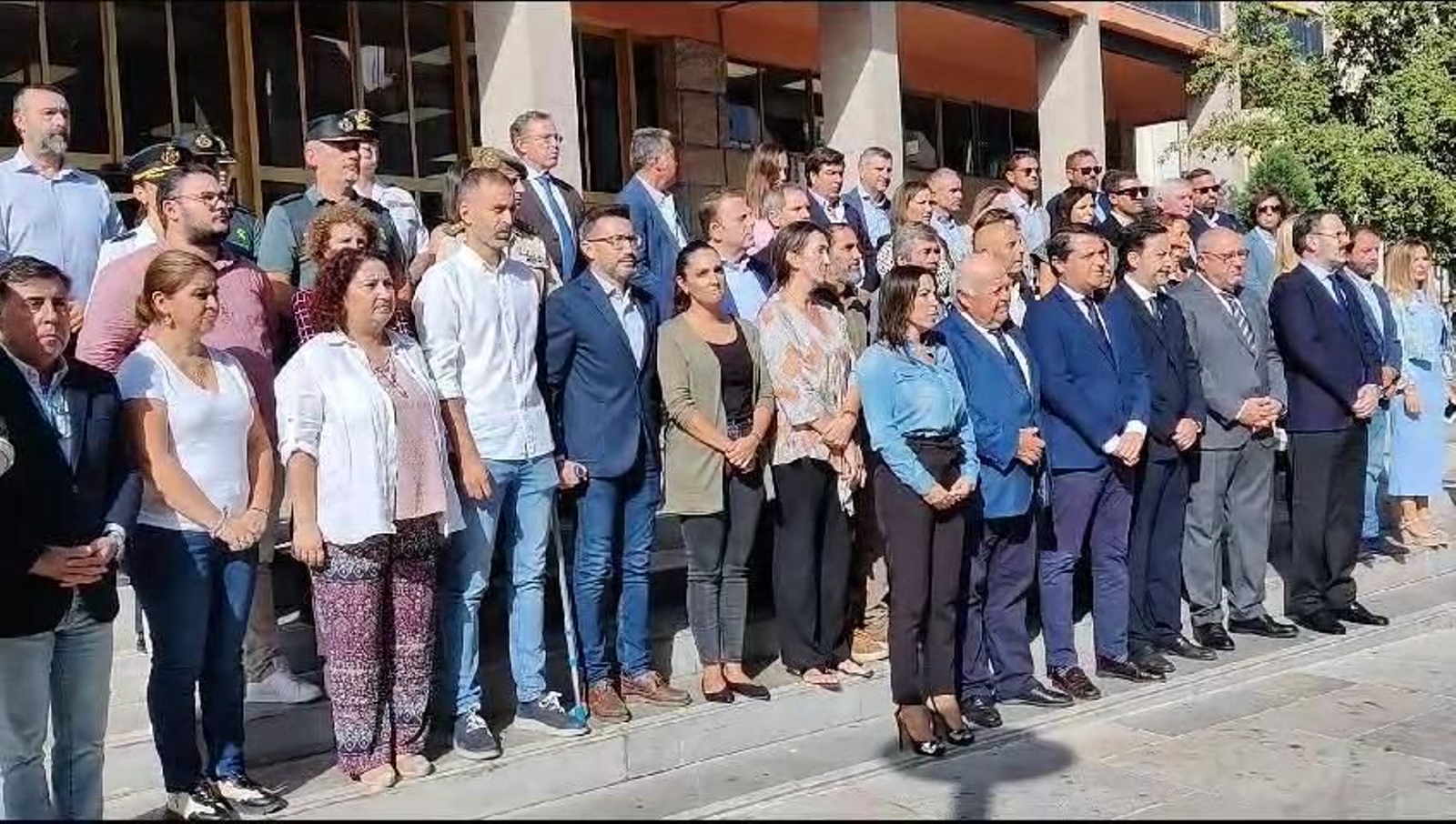 Minuto de silencio en el Ayuntamiento de Córdoba.