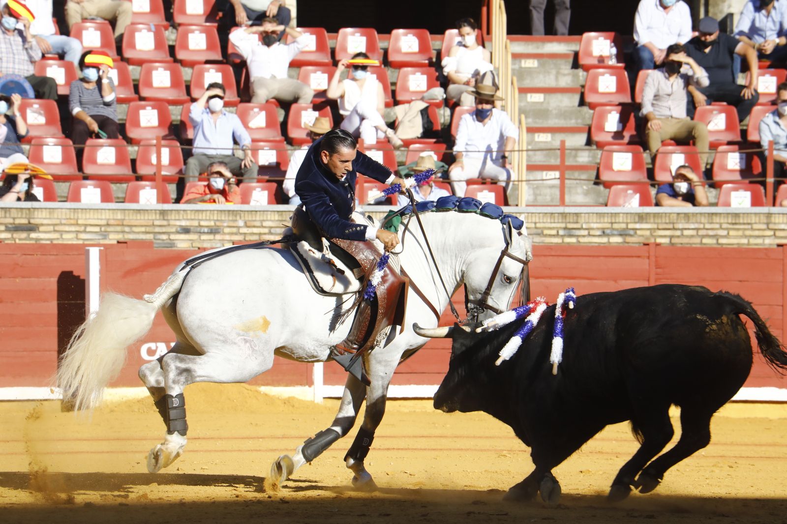 Las fotografías de la corrida mixta de la Feria Taurina de Córdoba con Roca Rey, Aguado y Ventura