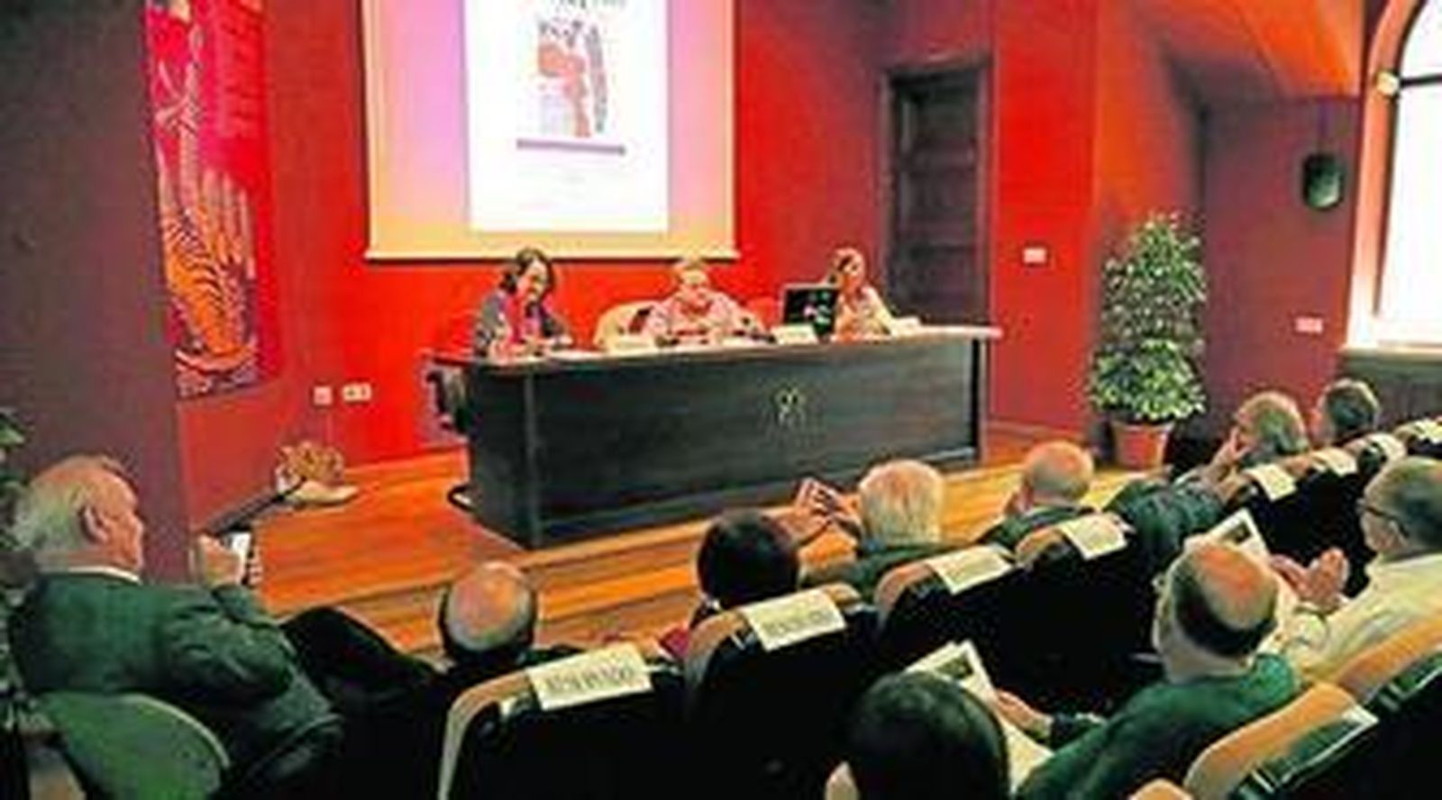 Presentación ayer de la revista 'Campo de Agramante'.