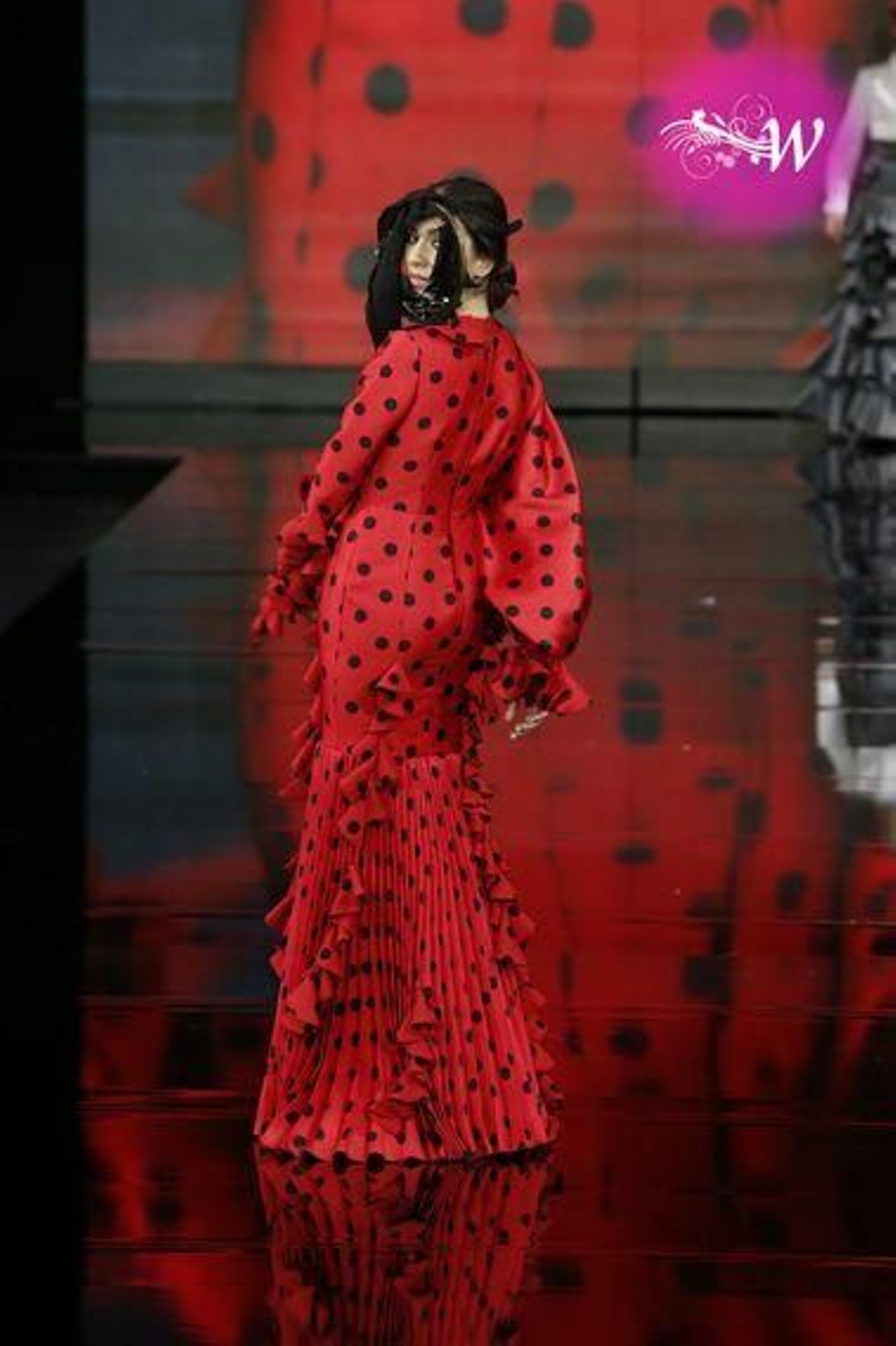 Así ha sido el desfile de Gil Ortiz en SIMOF 2020, todas las fotos de su colección de flamenca