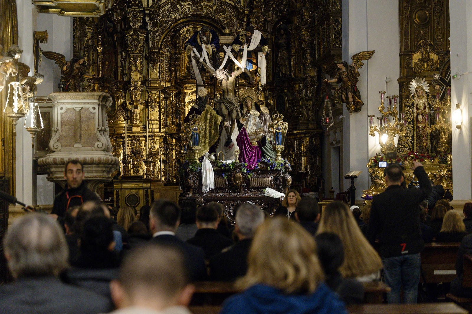 Las imágenes de la cofradía del Descendimiento este Viernes Santo en la Semana Santa de Cádiz de 2024