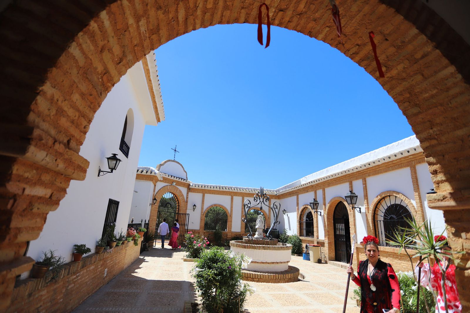 Imágenes de la presentación de las hermandades filiales ante la Virgen de Montemayor