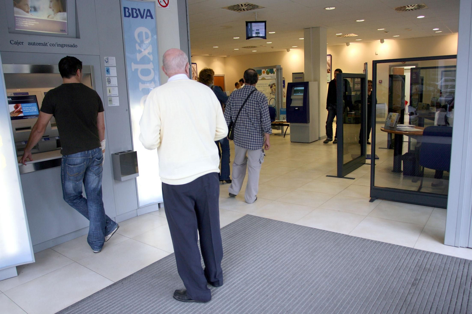 Interior de una sucursal bancaria