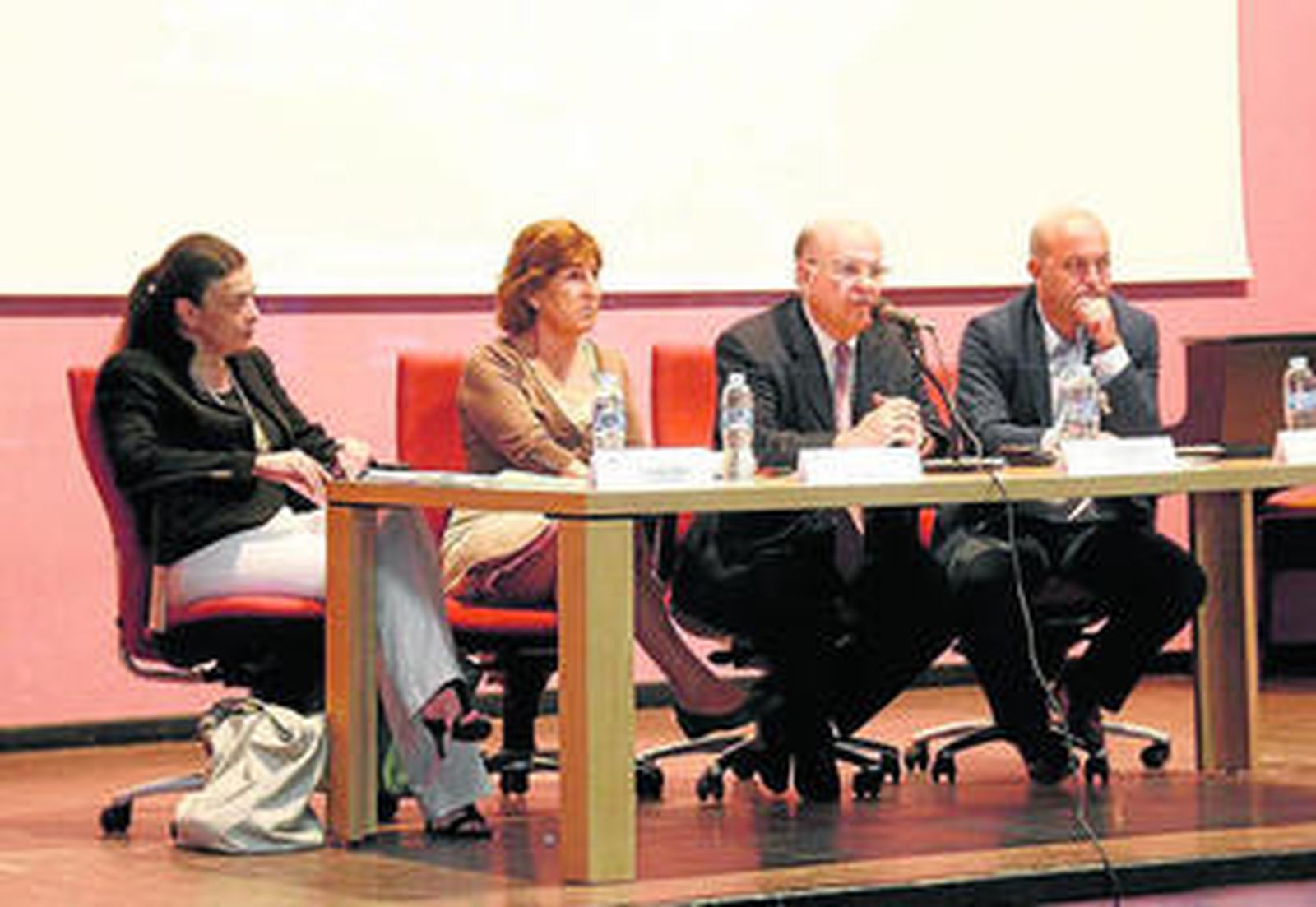 Juan Paniagua durante la presentación del Plan Hidrológico de las Cuencas Mediterráneas en Almería.