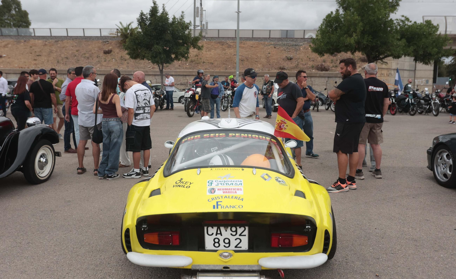 Protesta de coches clásicos e históricos en Jerez